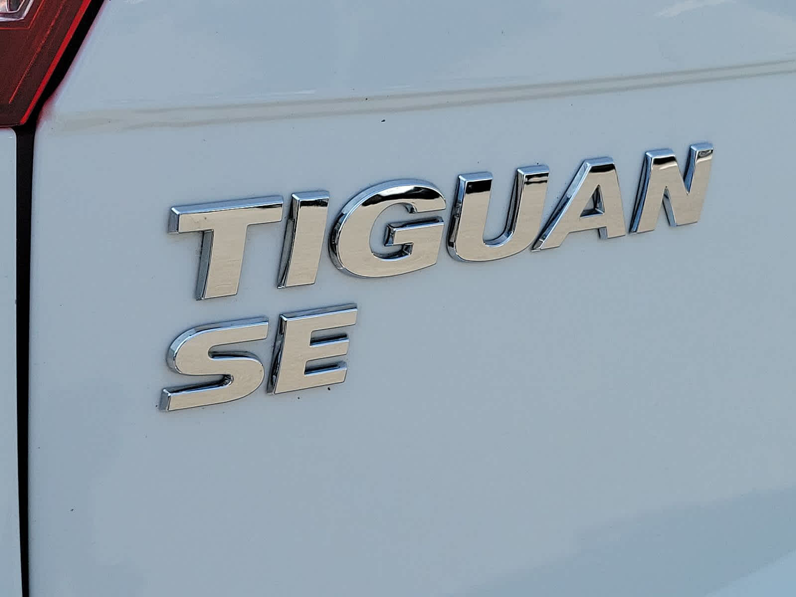 2021 Volkswagen Tiguan SE 24