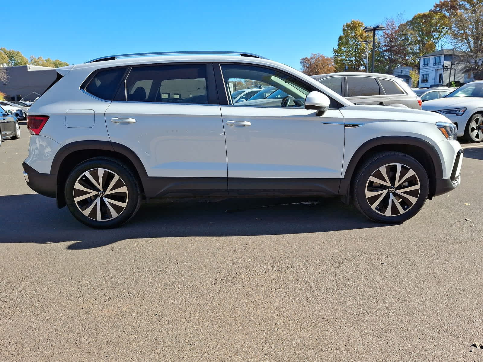 2022 Volkswagen Taos SE 26