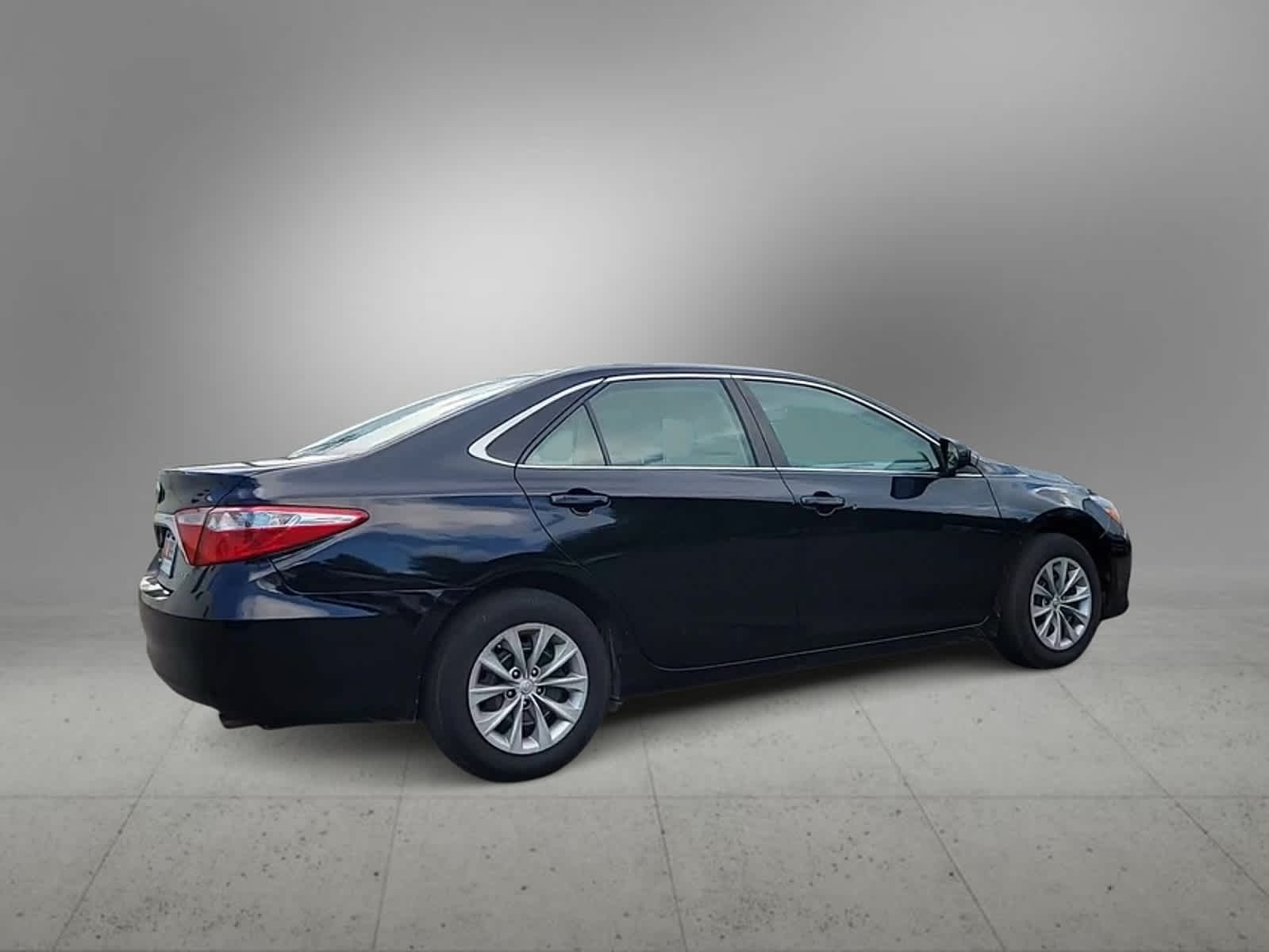 2016 Toyota Camry LE 8