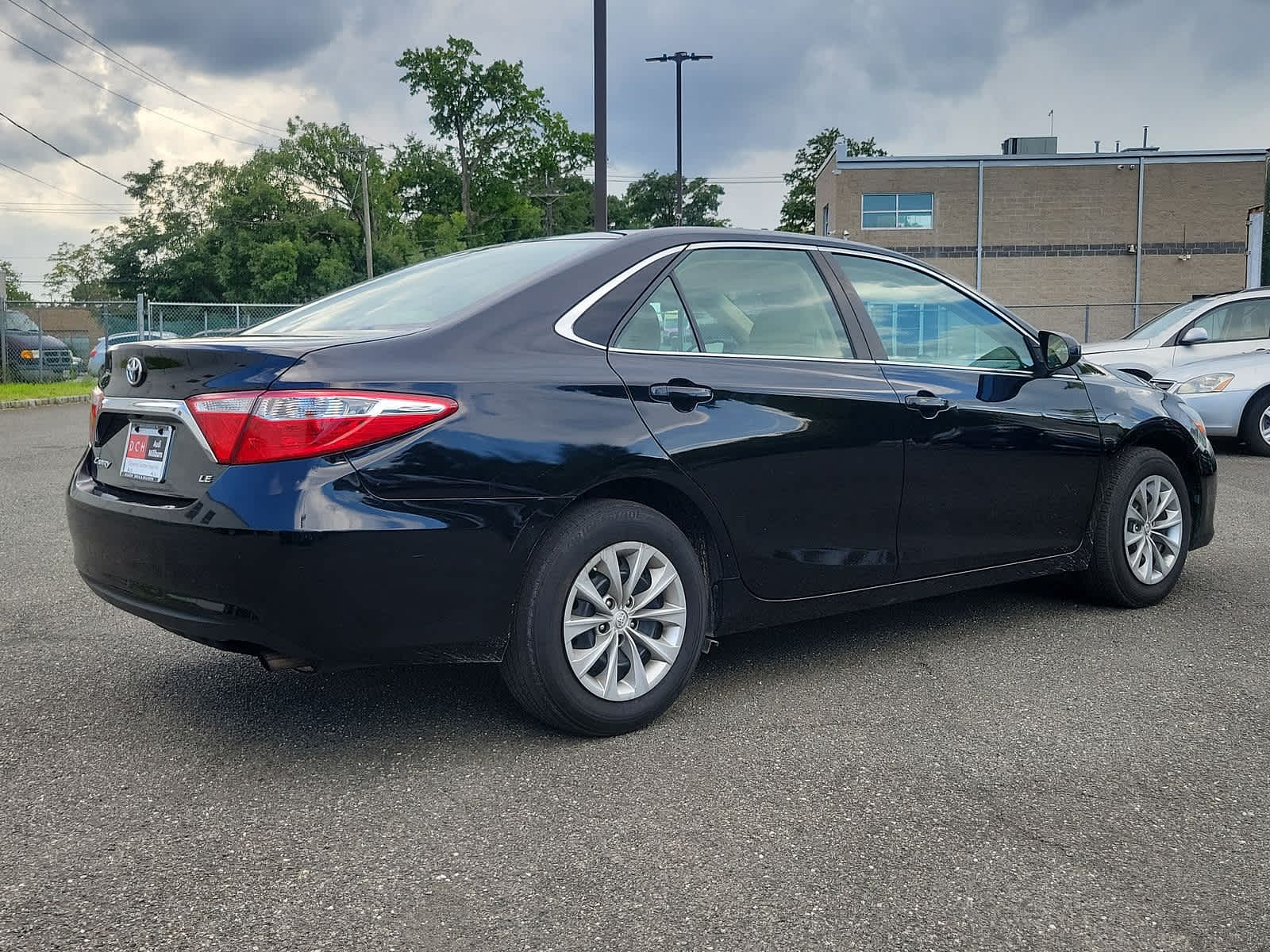 2016 Toyota Camry LE 21