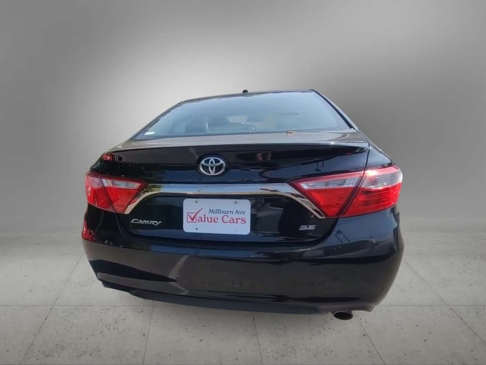 2017 Toyota Camry SE 3