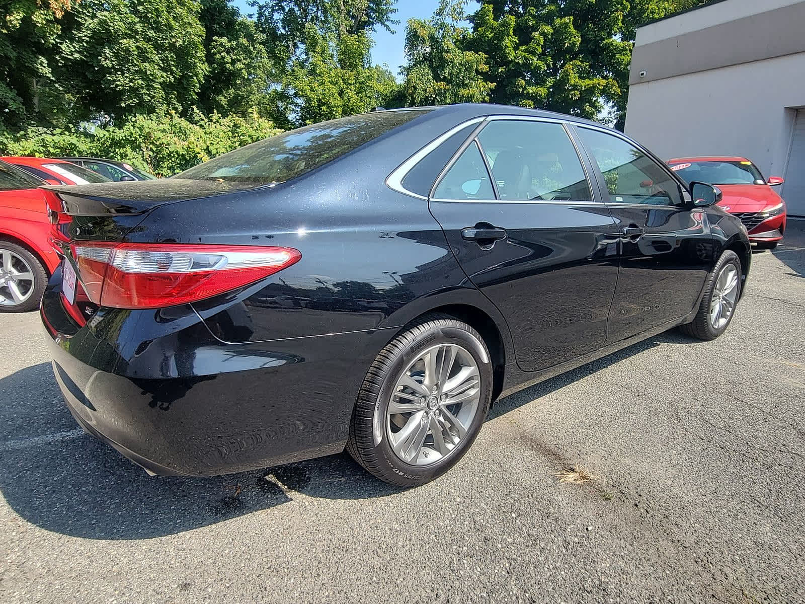 2017 Toyota Camry SE 24