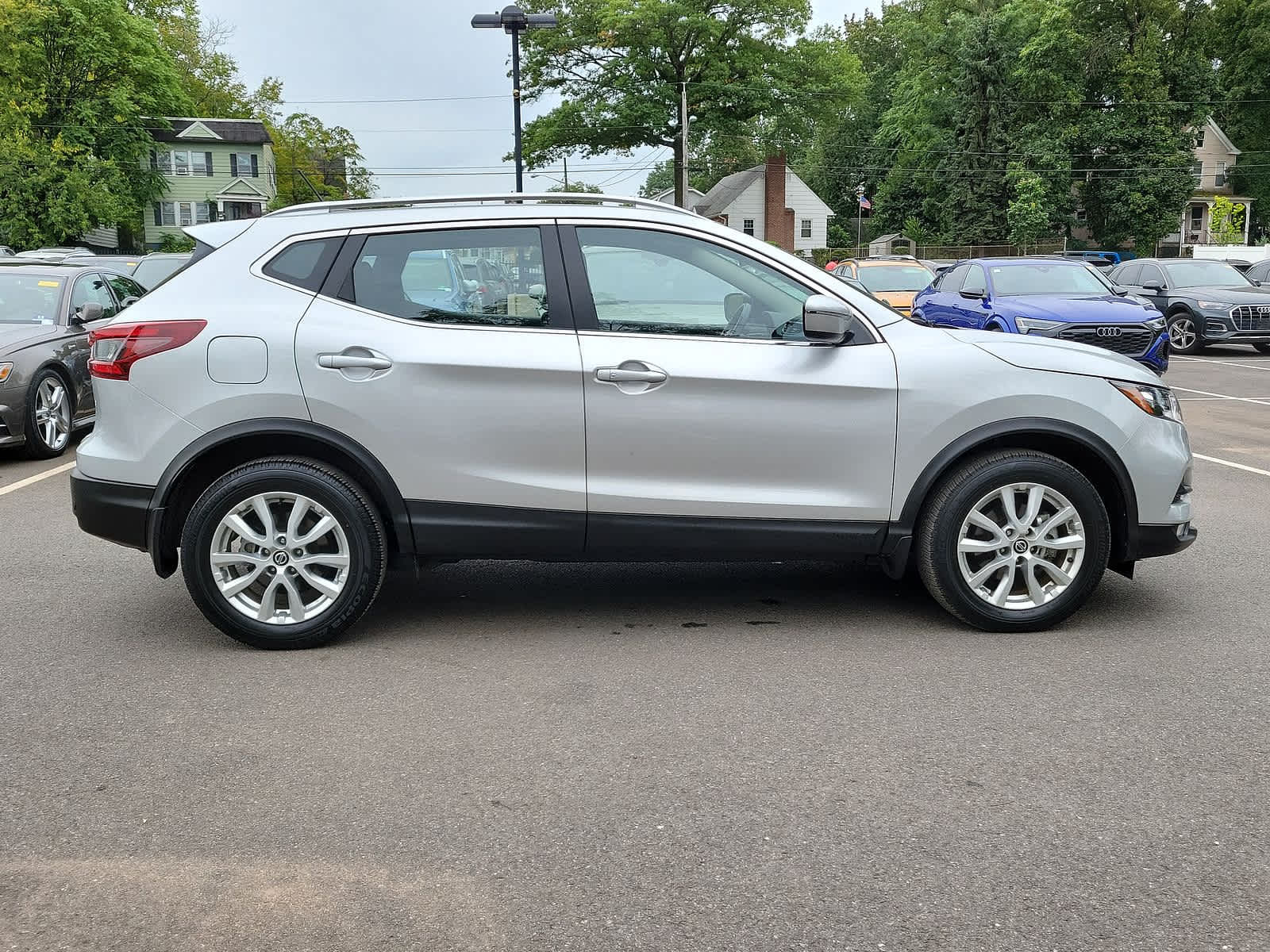 2021 Nissan Rogue Sport SV 25