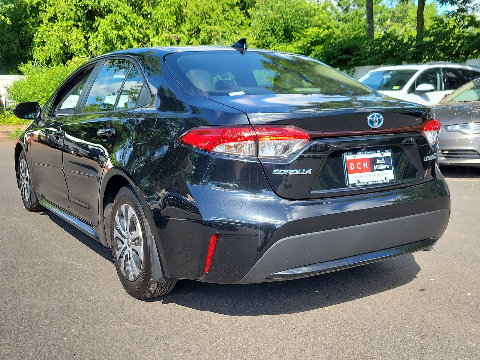 2020 Toyota Corolla Hybrid LE 17