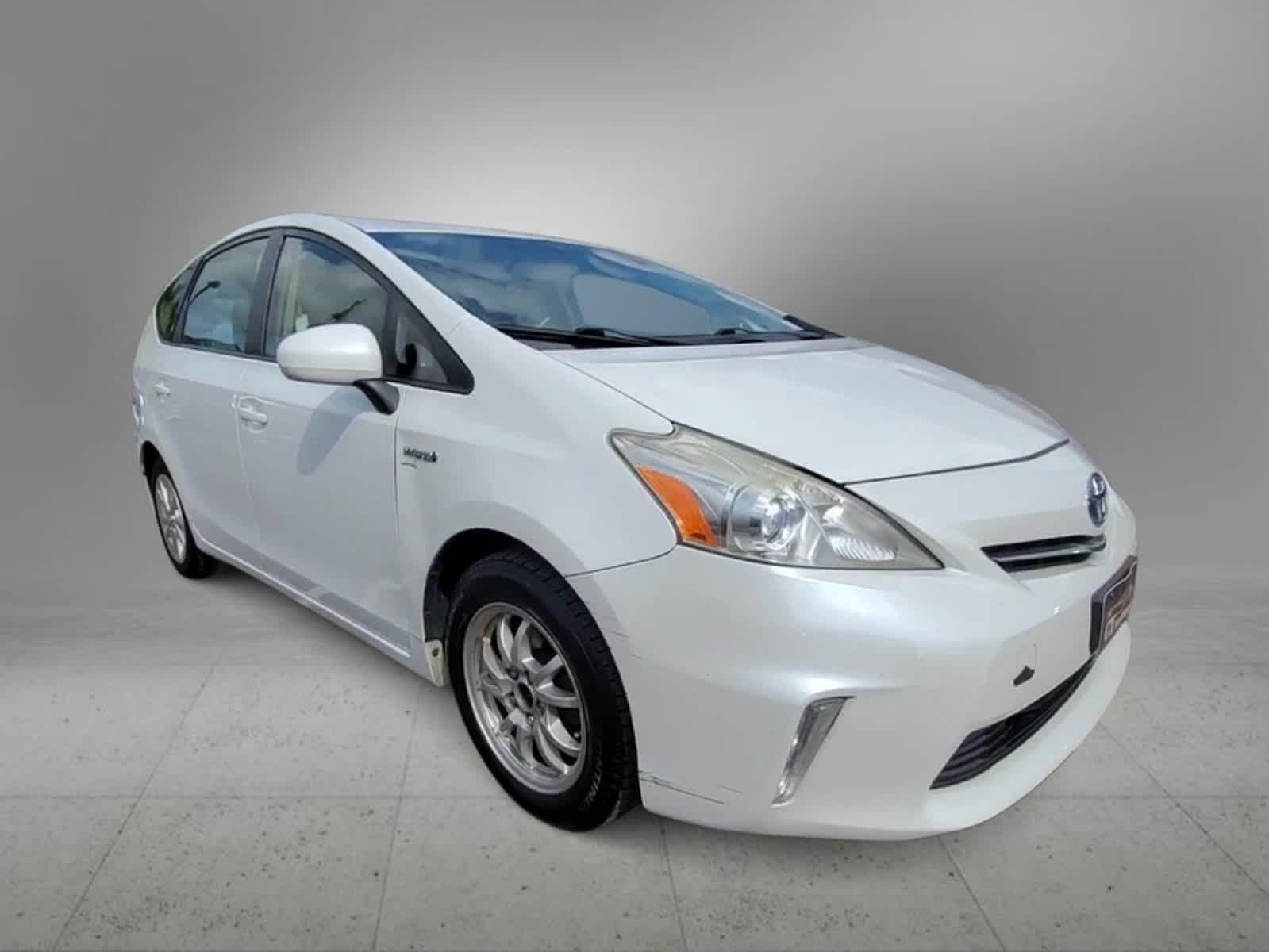 2014 Toyota Prius V Two 2