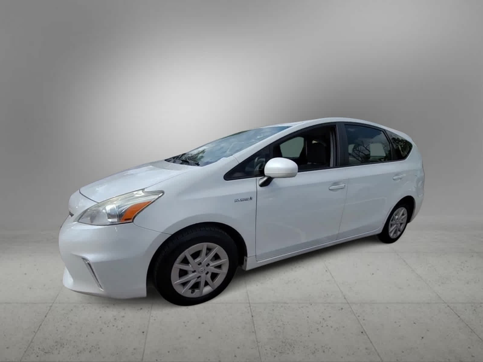 2014 Toyota Prius V Two 4