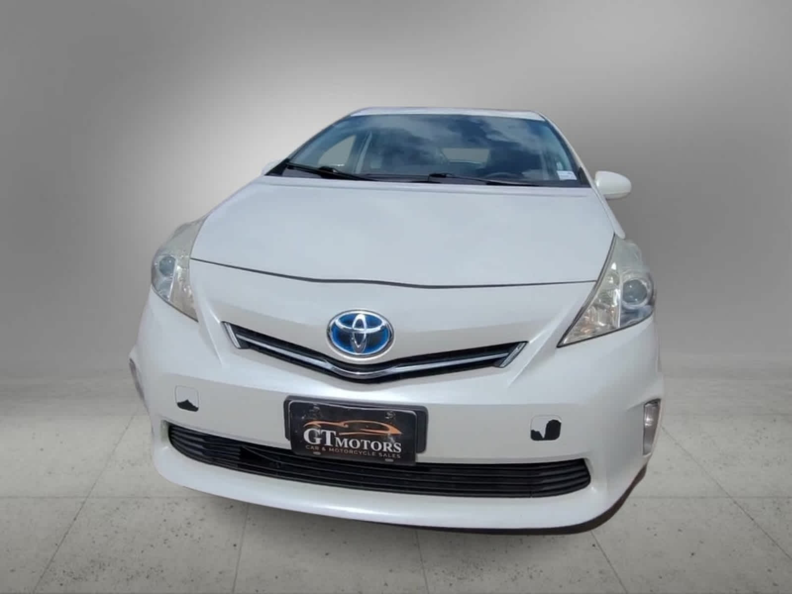 2014 Toyota Prius V Two 3