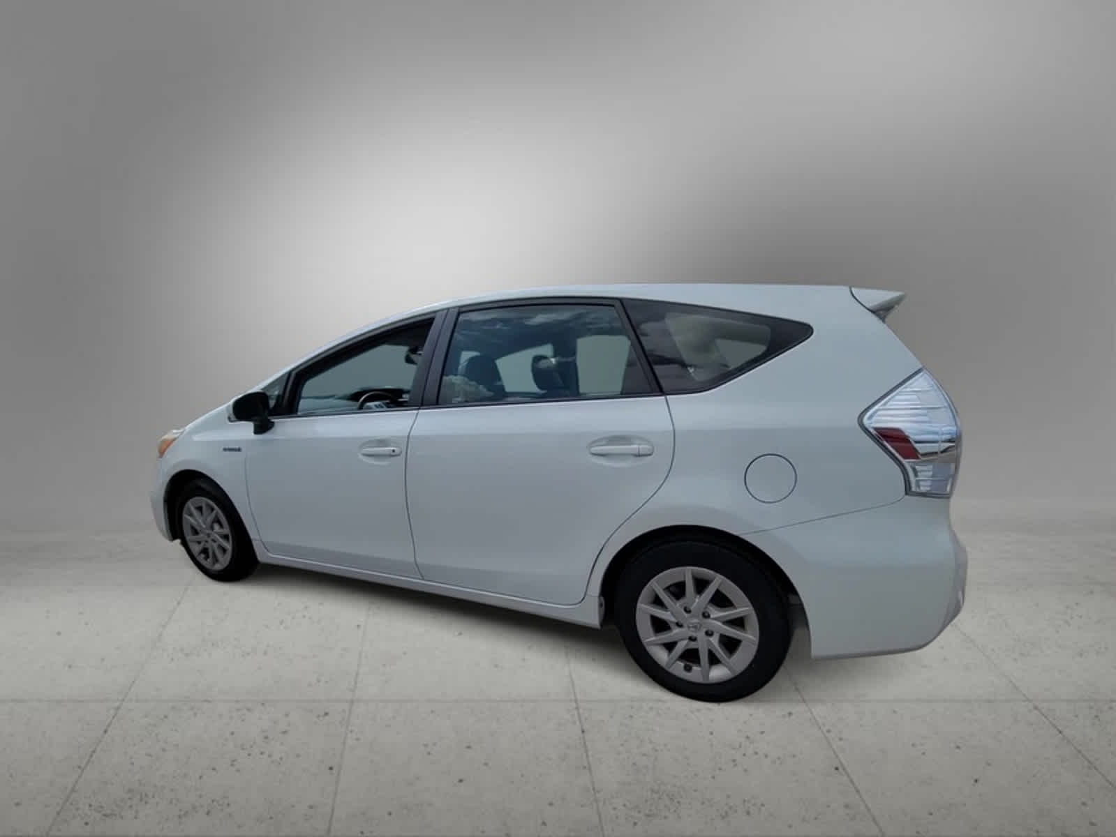 2014 Toyota Prius V Two 6