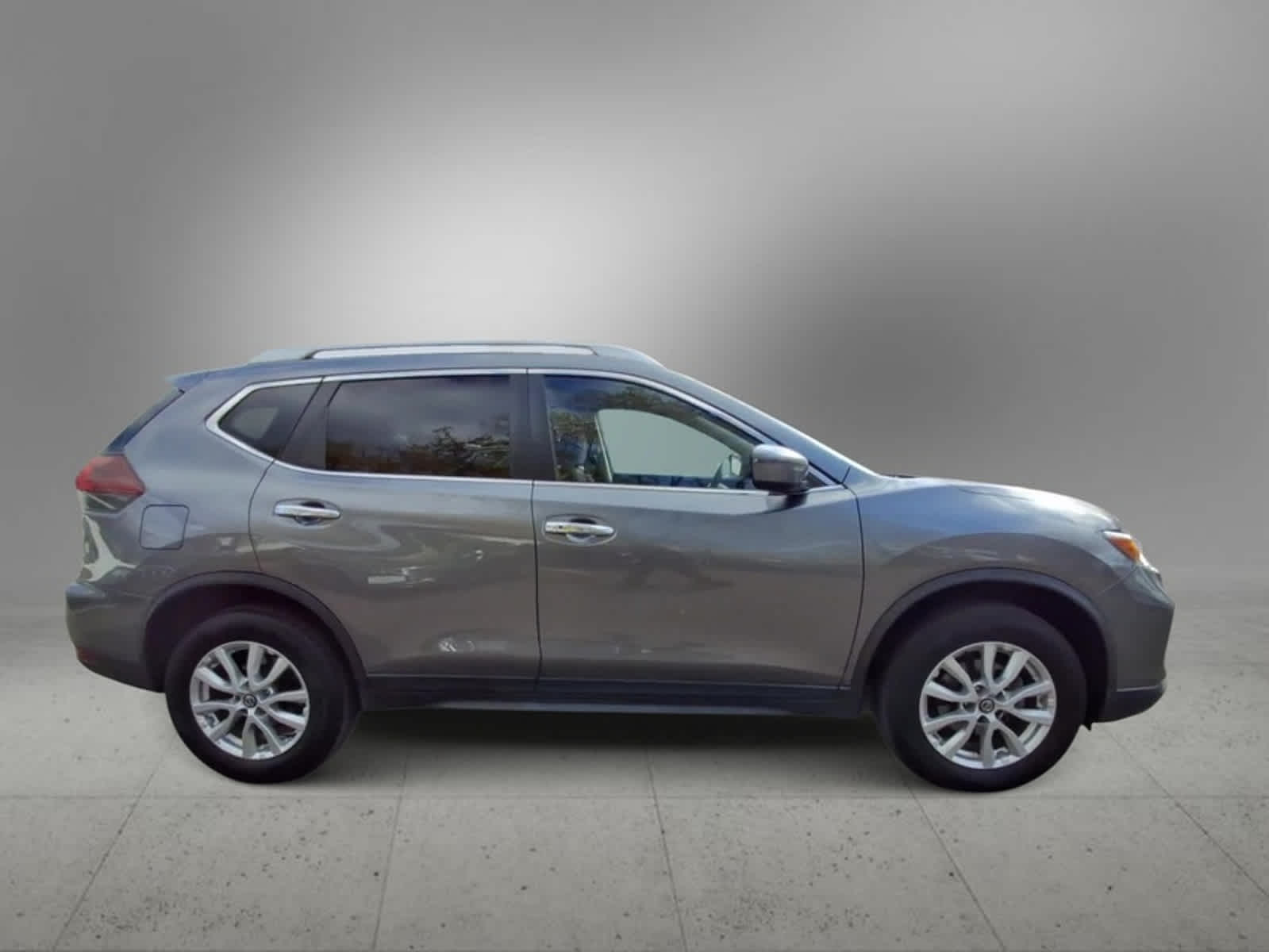 2019 Nissan Rogue SV 9