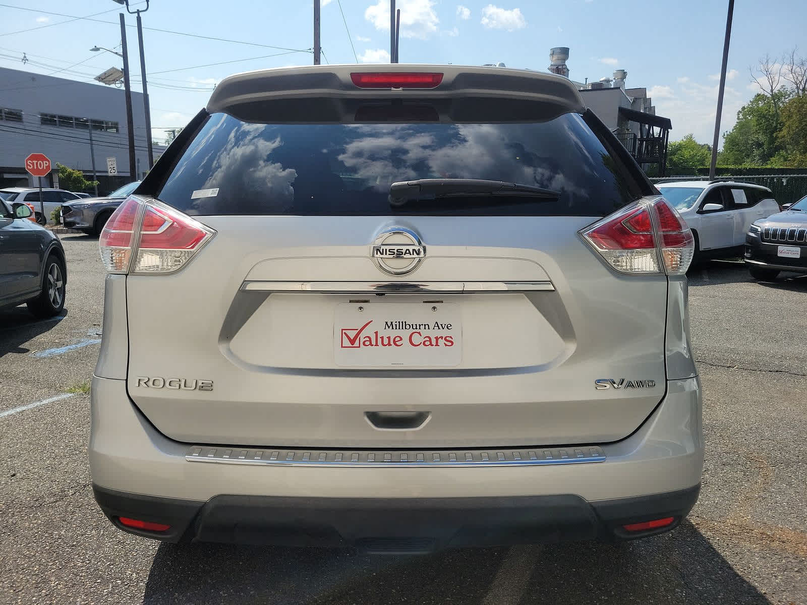 2015 Nissan Rogue SV 19