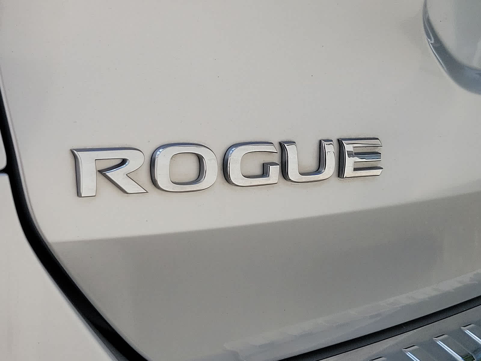 2015 Nissan Rogue SV 20