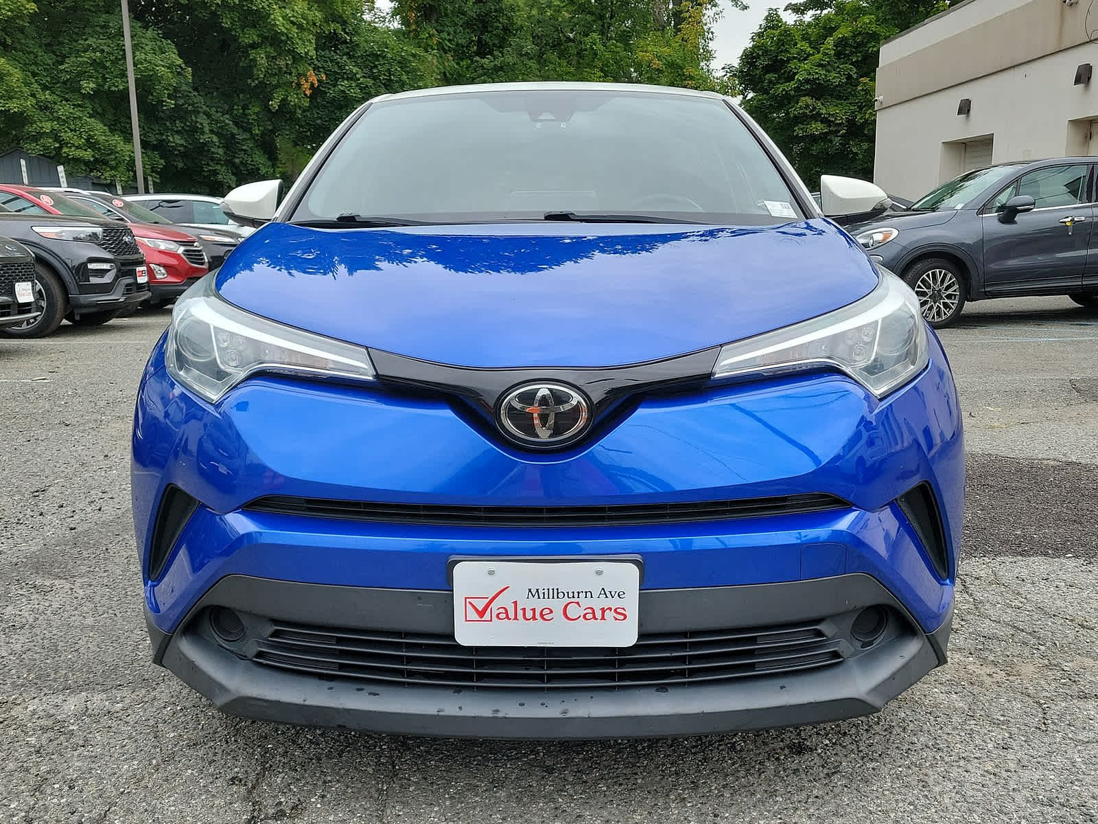 2019 Toyota C-HR XLE 28