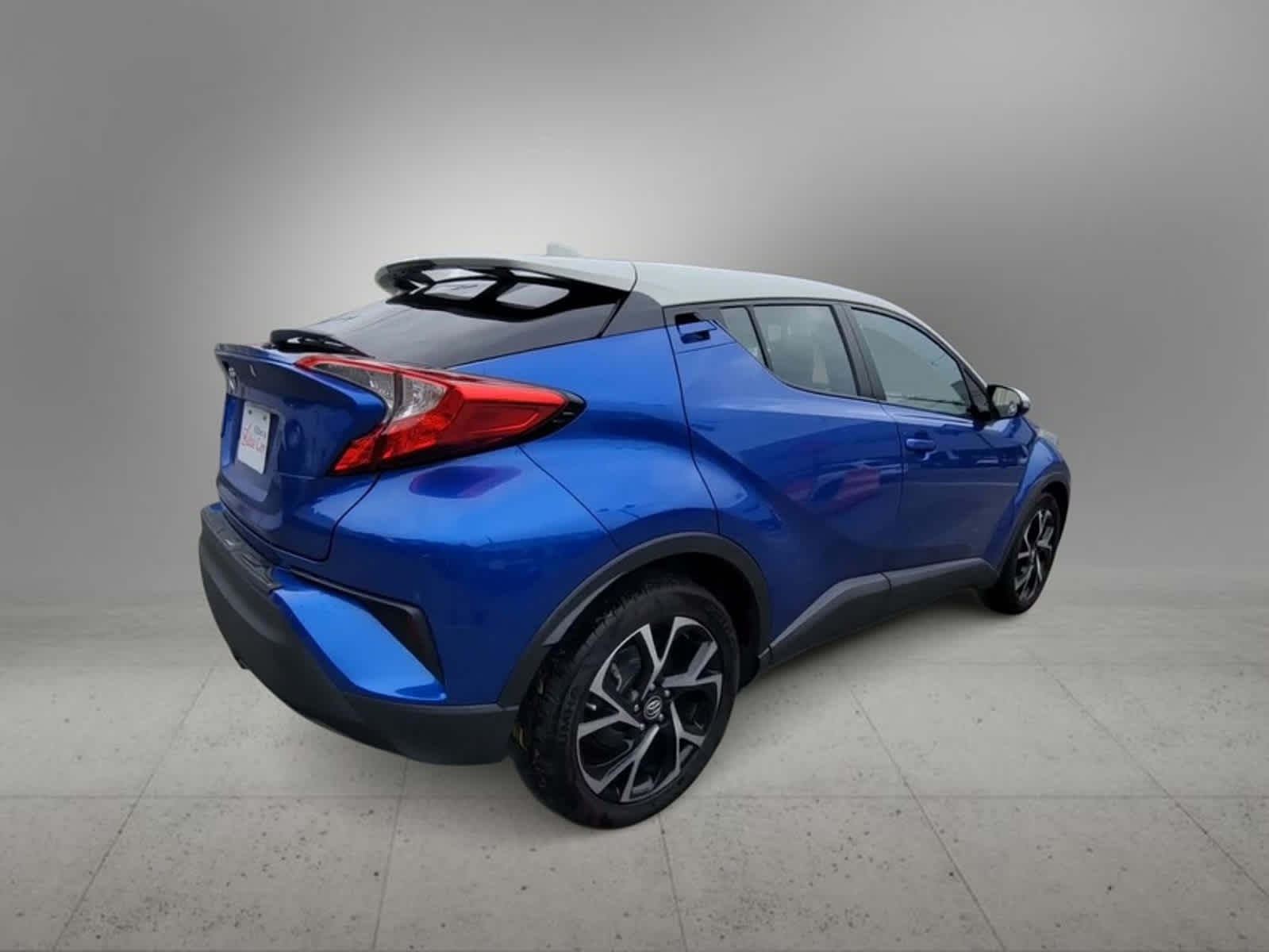 2019 Toyota C-HR XLE 8