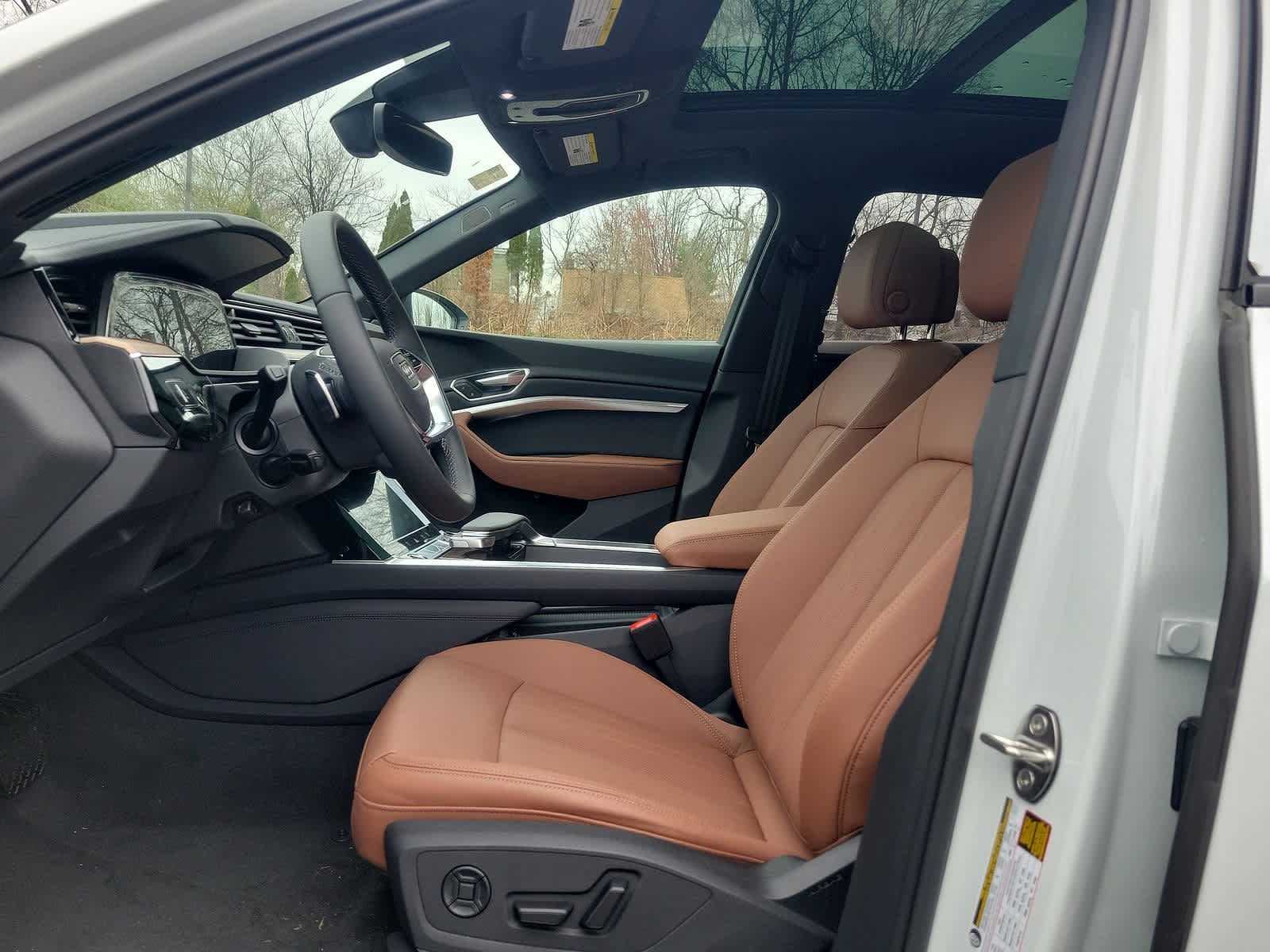2024 Audi Q8 e-tron Premium Plus 14