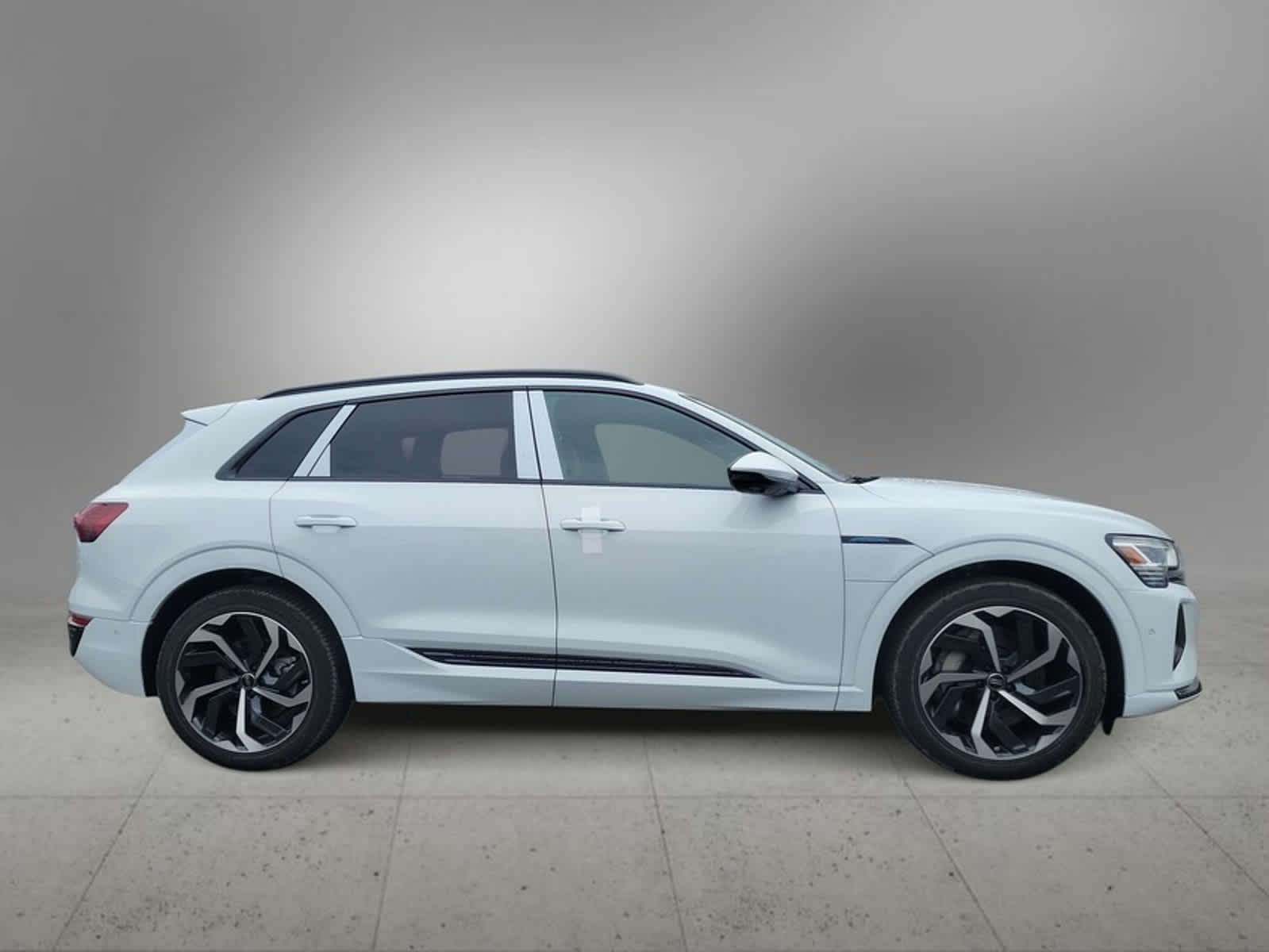 2024 Audi Q8 e-tron Premium Plus 6