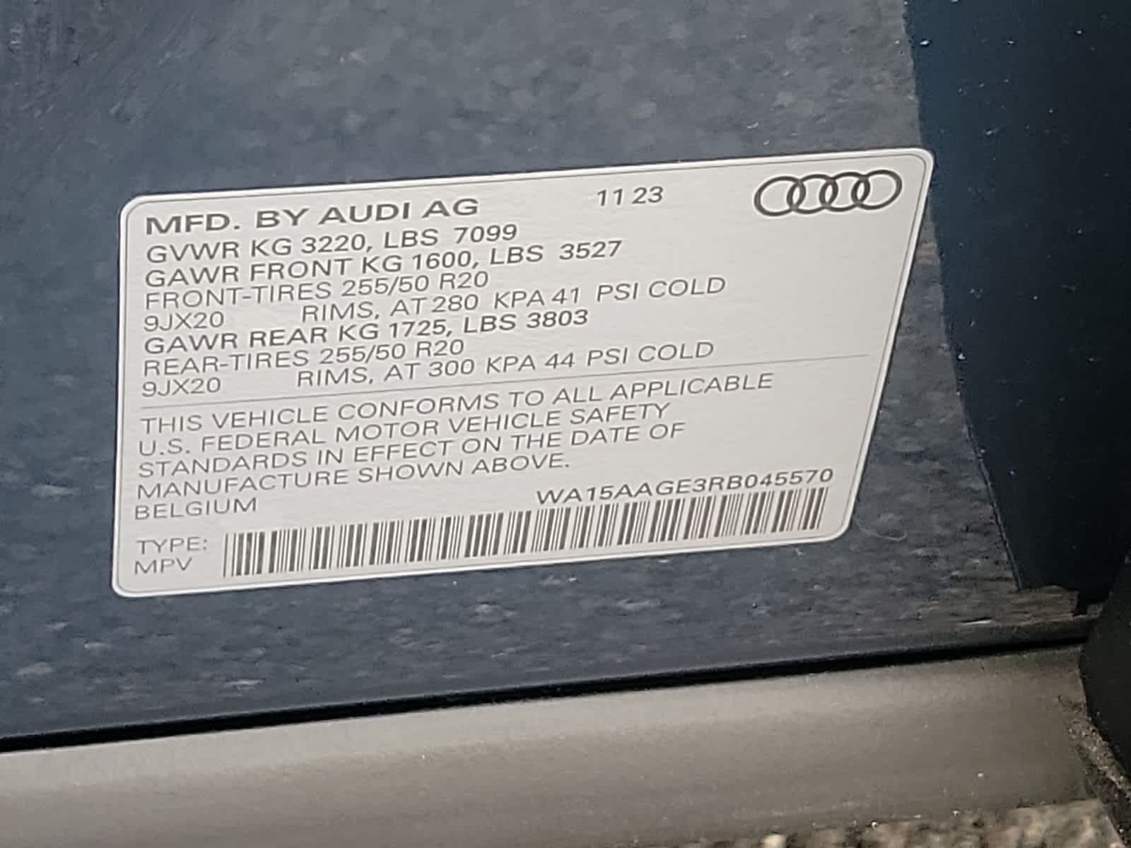 2024 Audi Q8 e-tron Premium Plus 18