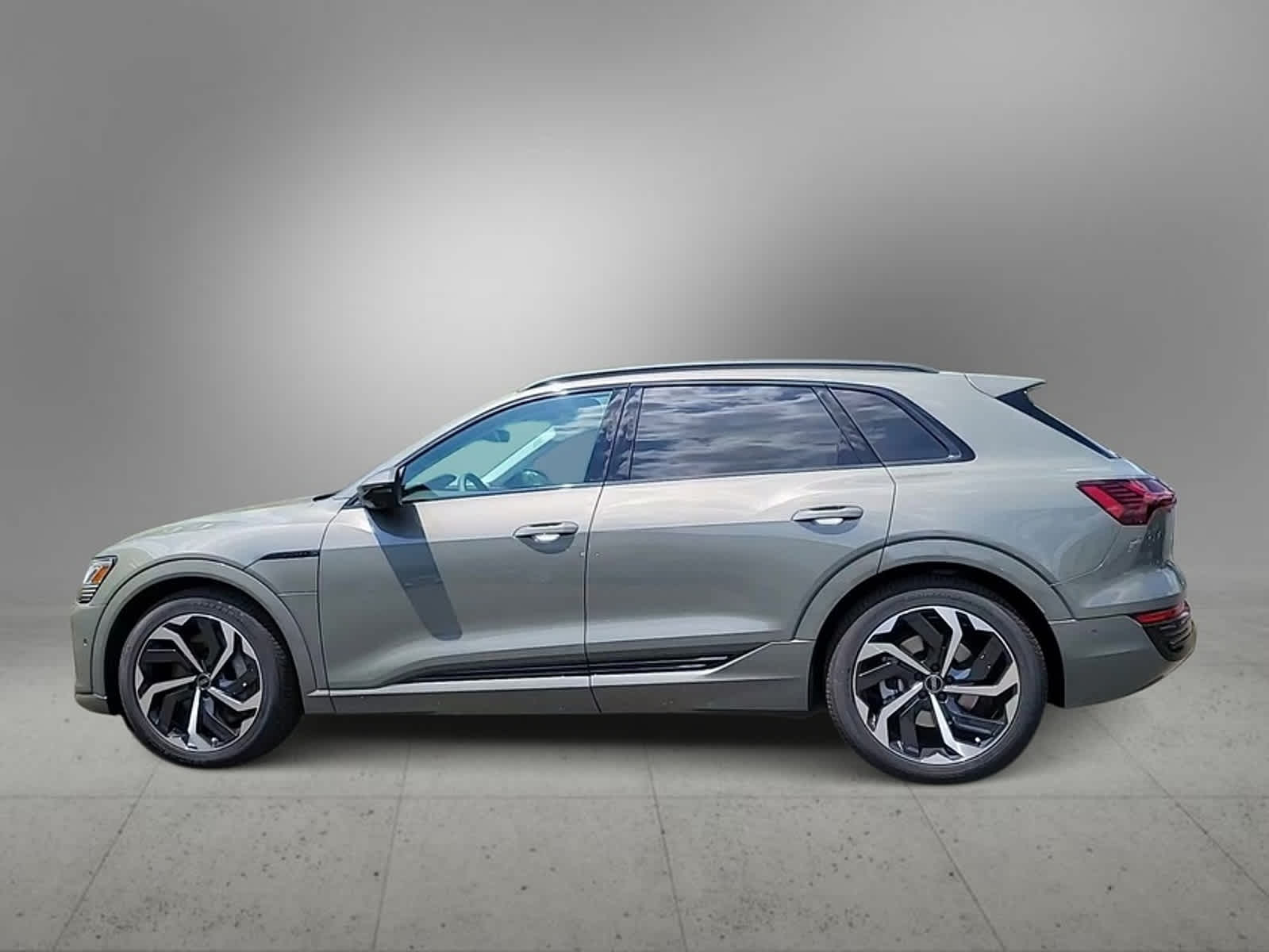 2024 Audi Q8 e-tron Premium Plus 5