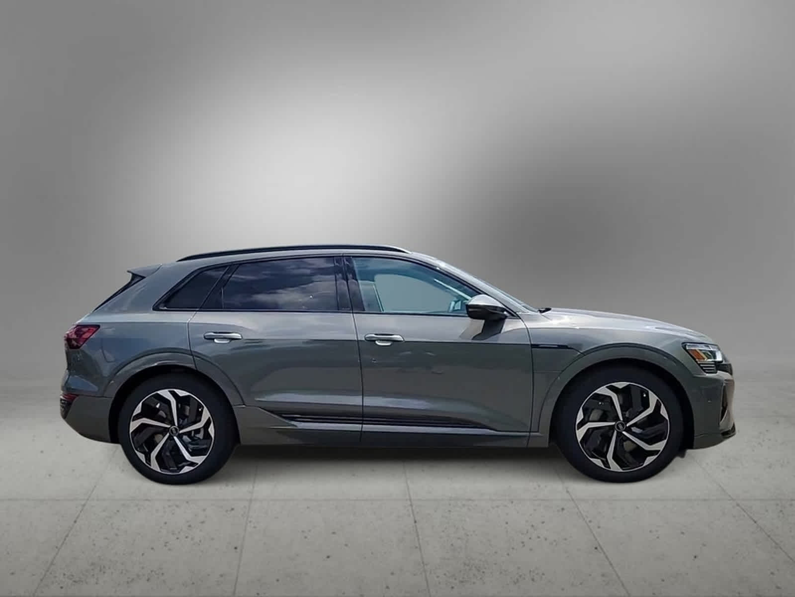 2024 Audi Q8 e-tron Premium Plus 9