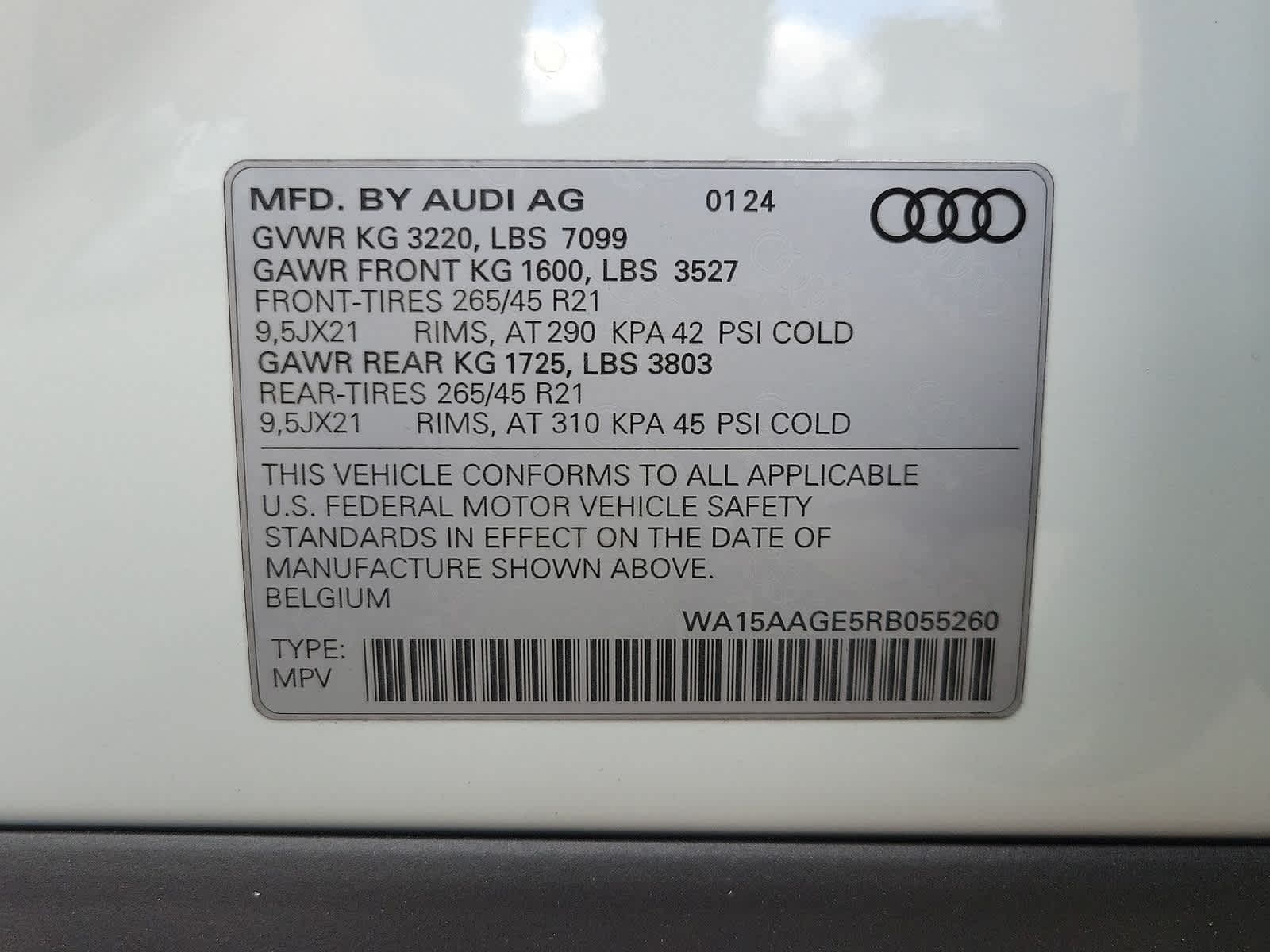 2024 Audi Q8 e-tron Premium Plus 18