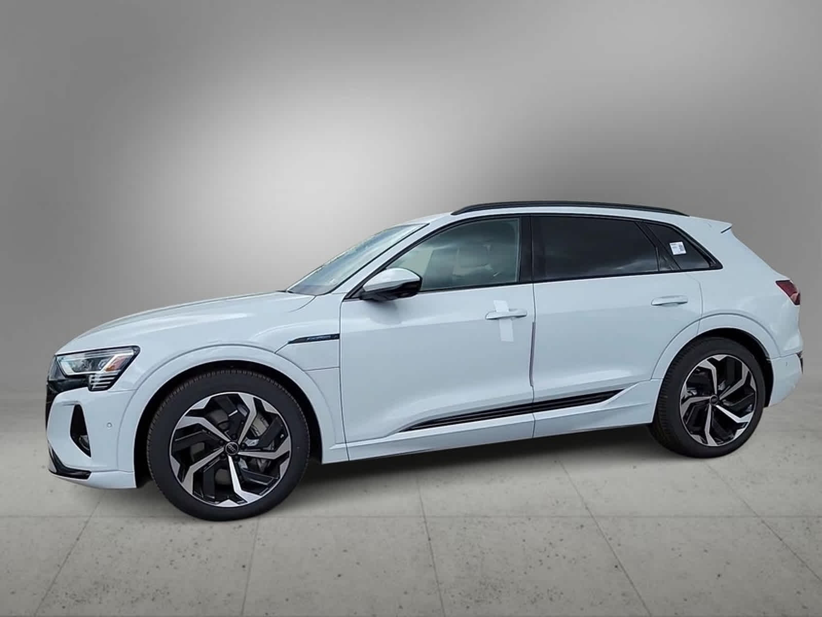 2024 Audi Q8 e-tron Premium Plus 5