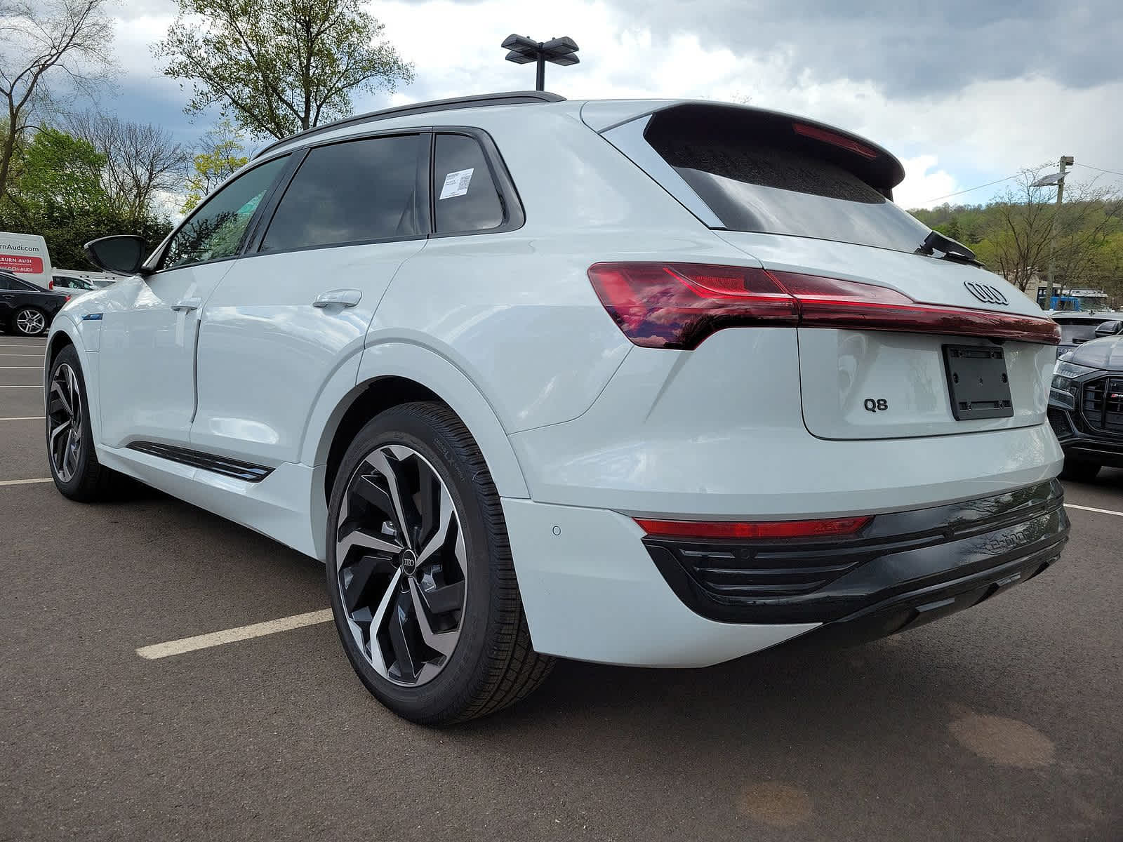 2024 Audi Q8 e-tron Premium Plus 11