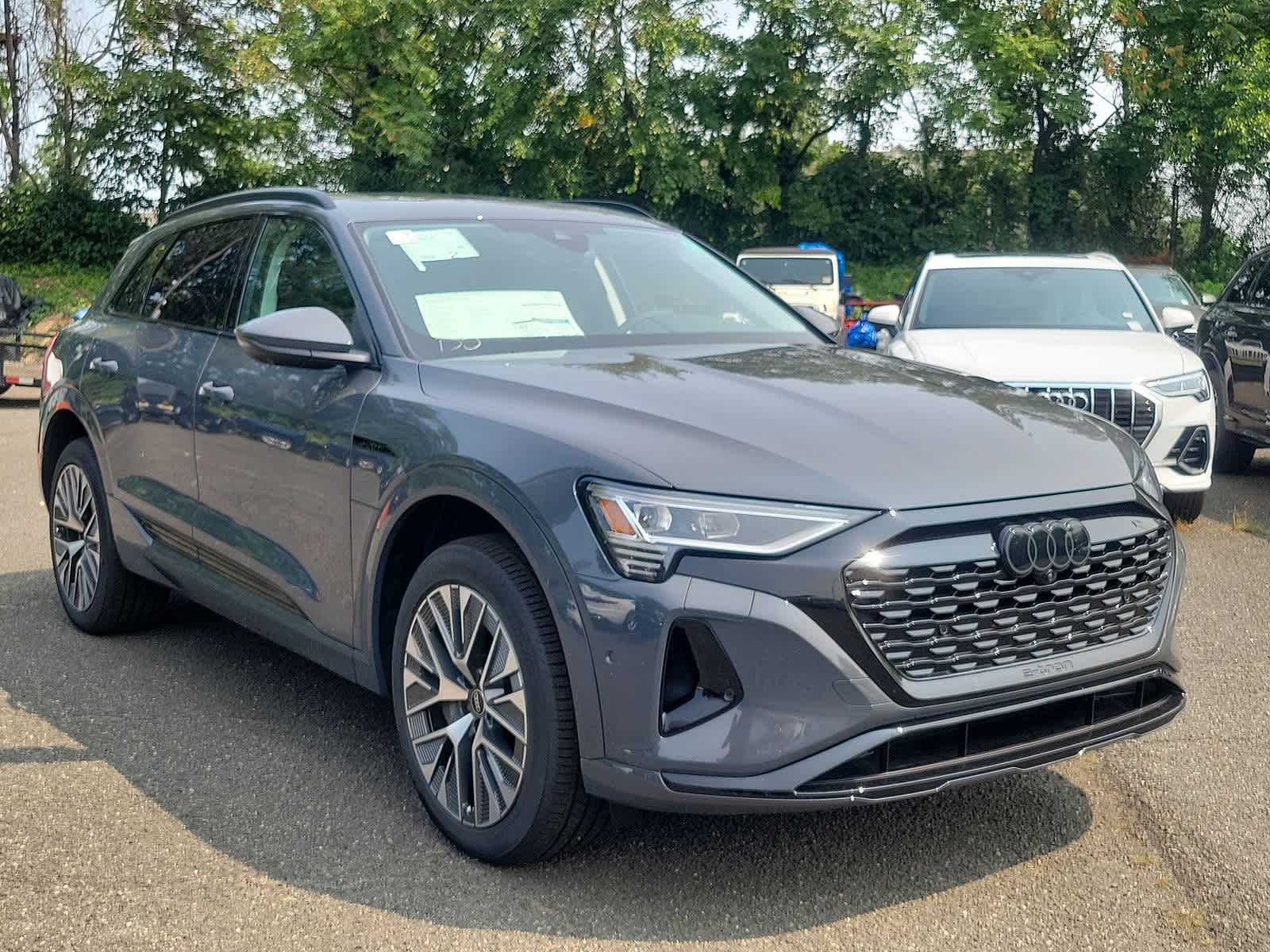 2024 Audi Q8 e-tron Premium Plus 10