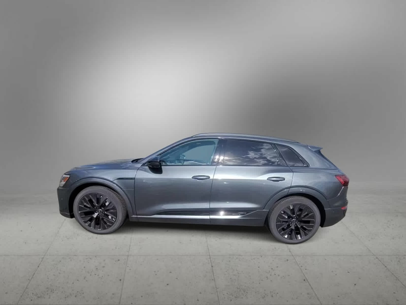 2024 Audi Q8 e-tron Prestige 5