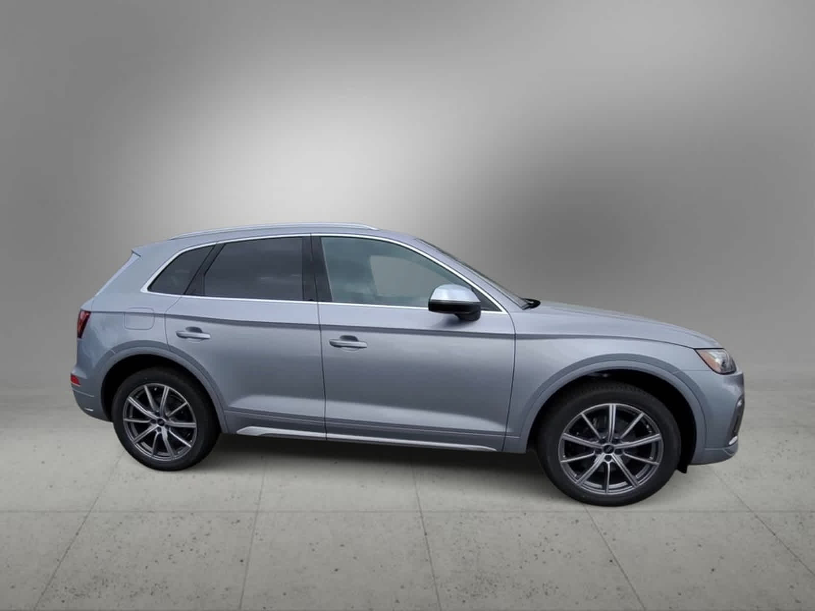 2024 Audi SQ5 Premium 9