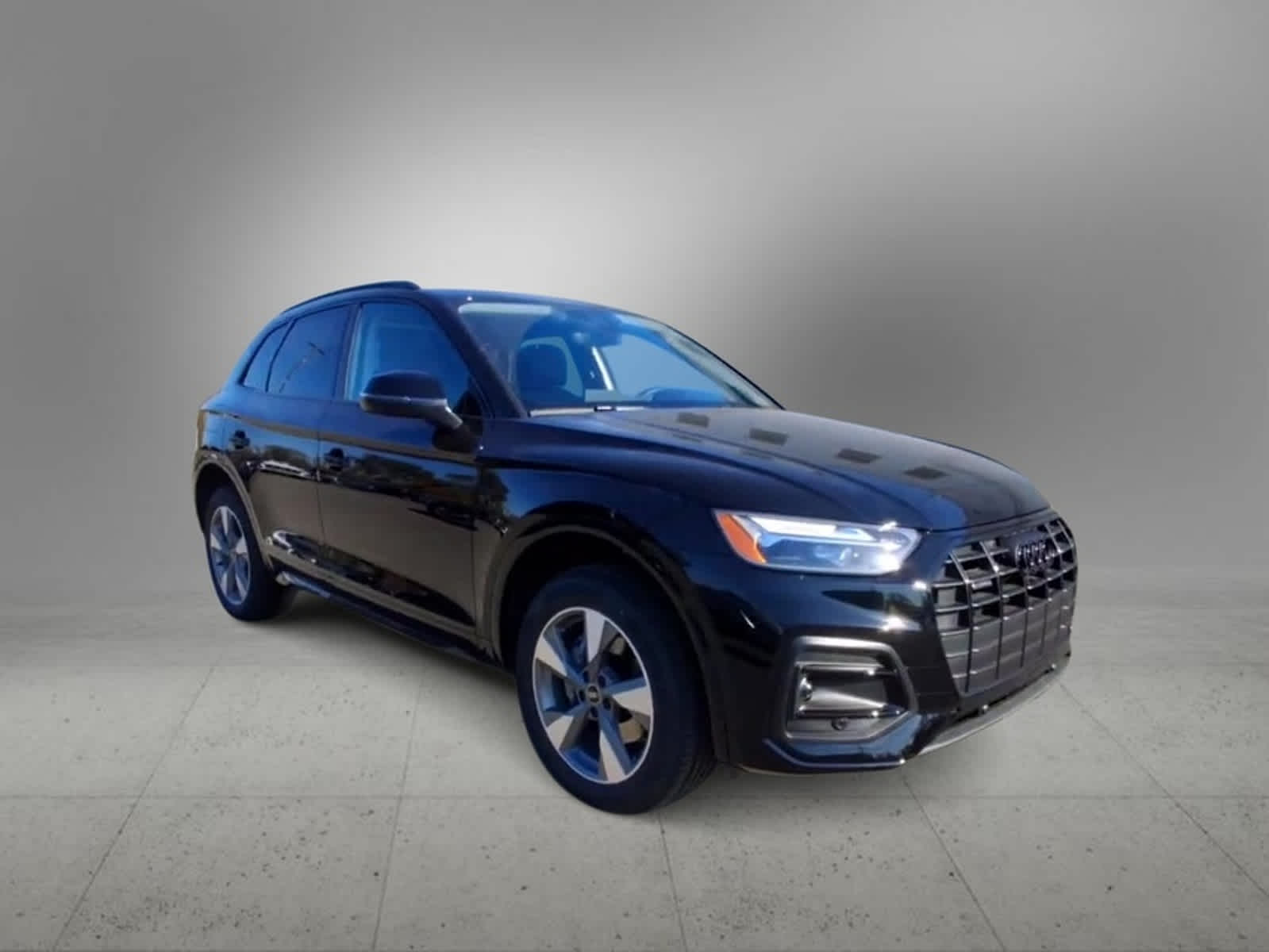 2025 Audi Q5 Premium 2