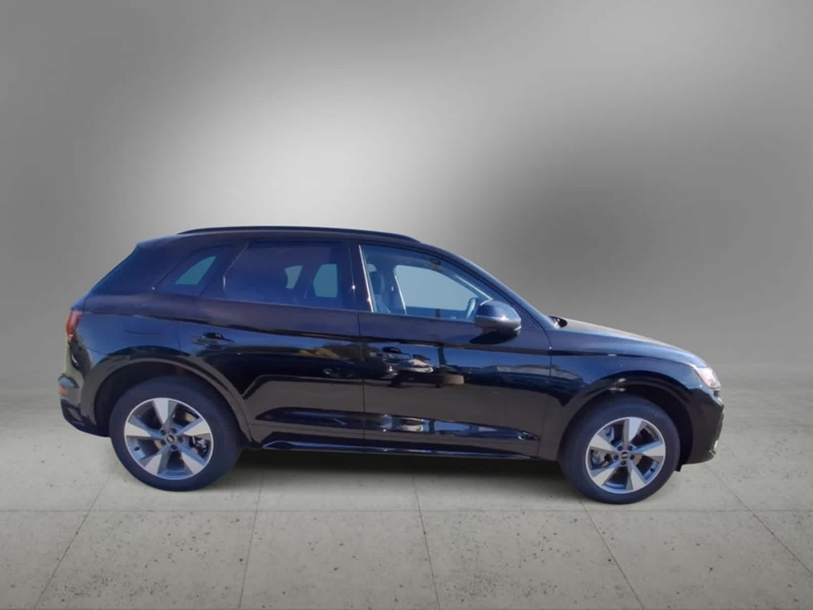 2025 Audi Q5 Premium 9