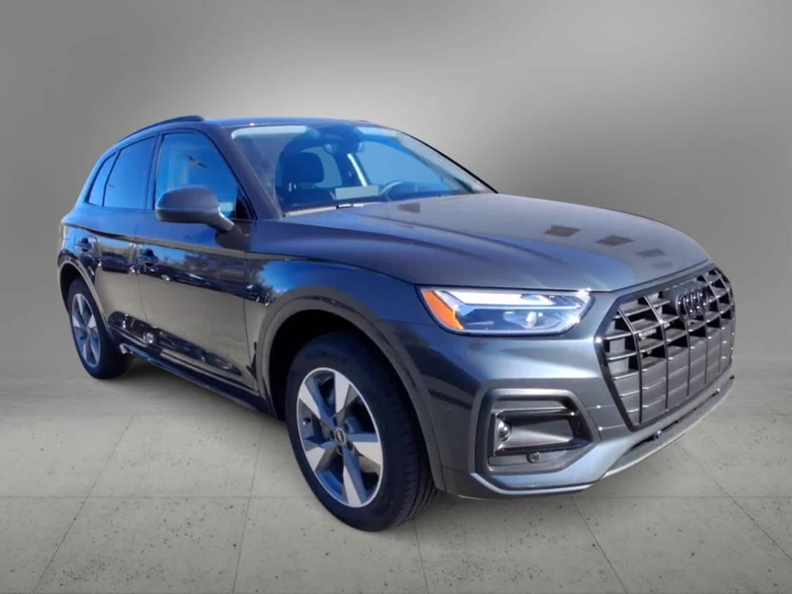 2025 Audi Q5 Premium 2