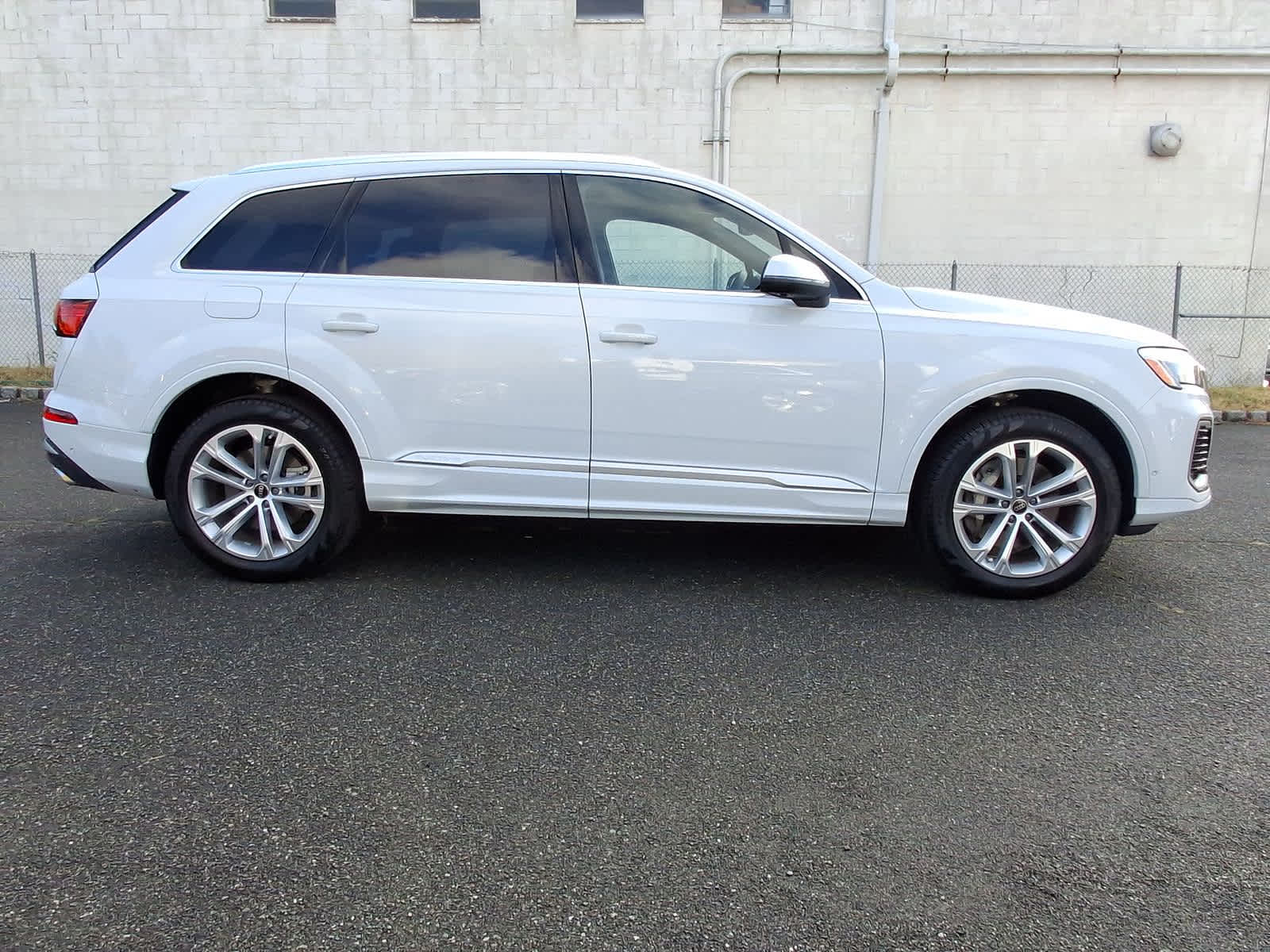 2025 Audi Q7 Premium 26