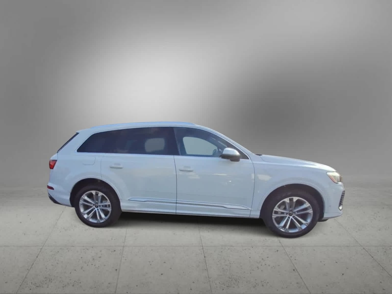 2025 Audi Q7 Premium 9