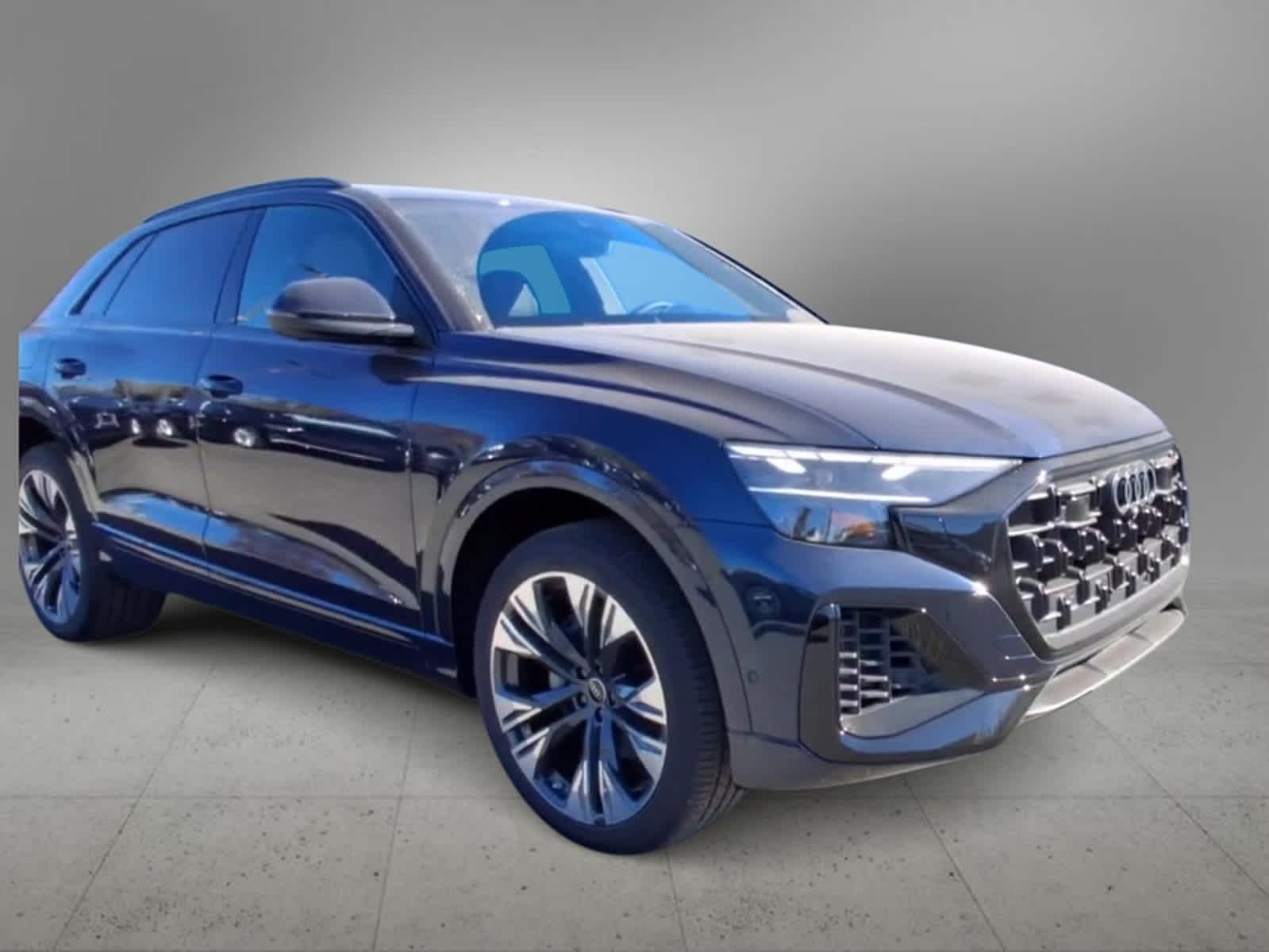 2025 Audi Q8 Premium 2