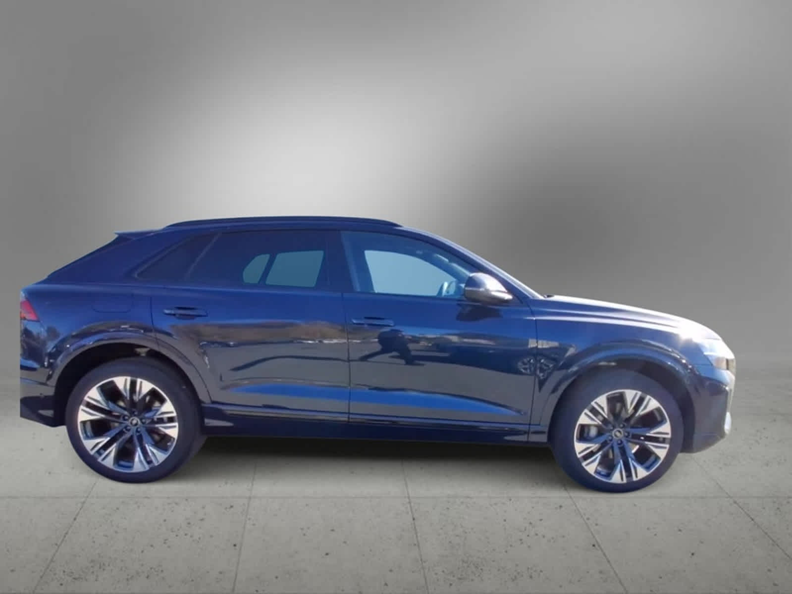 2025 Audi Q8 Premium 9