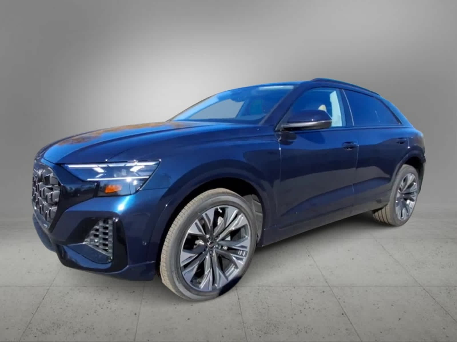 2025 Audi Q8 Premium 4