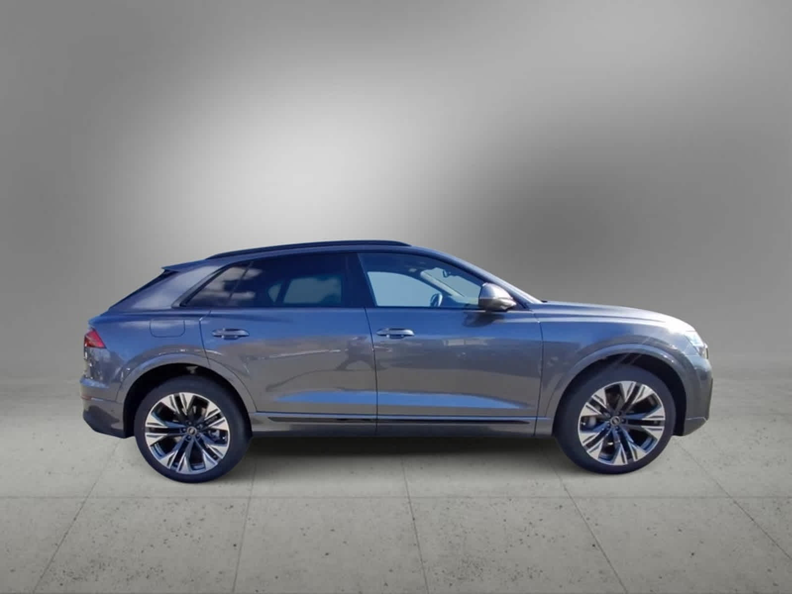 2025 Audi Q8 Premium 9