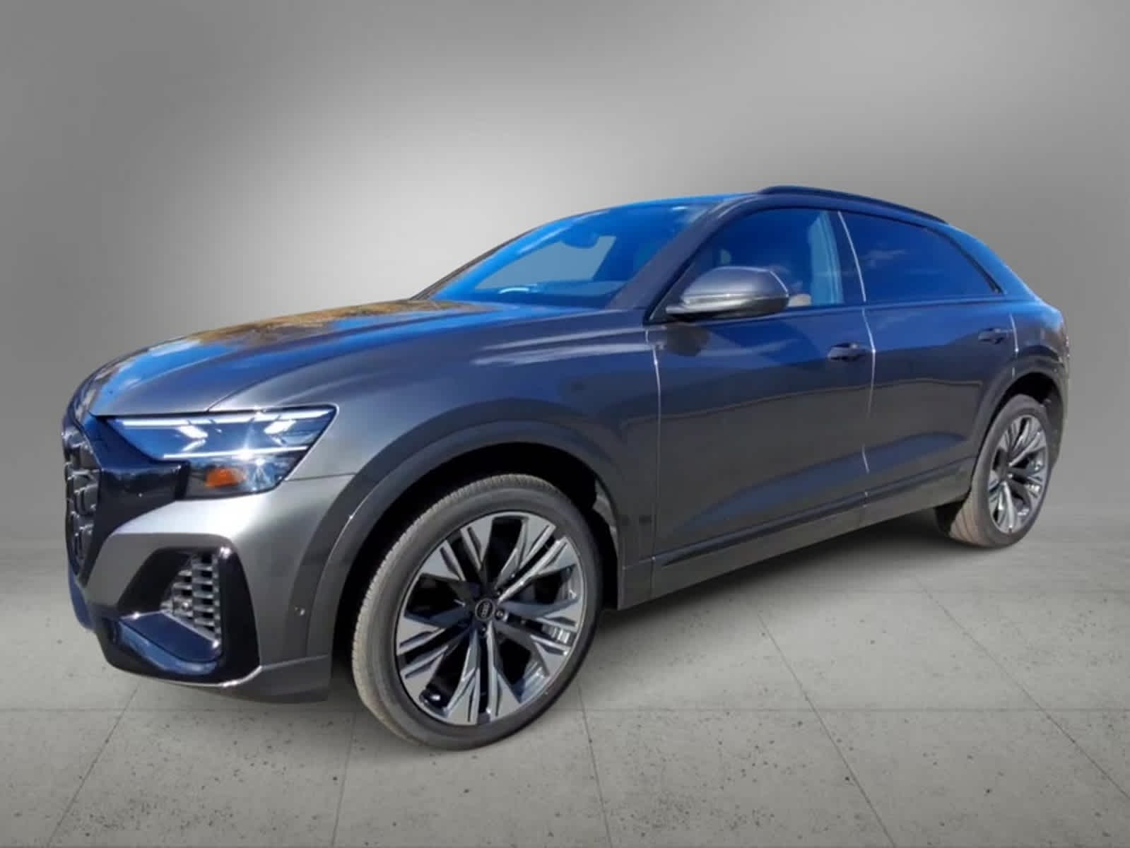 2025 Audi Q8 Premium 4