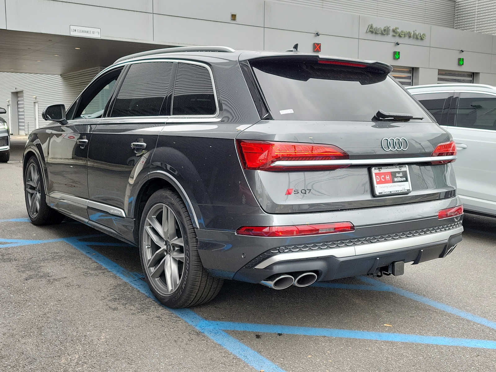 2025 Audi SQ7 Premium Plus 4