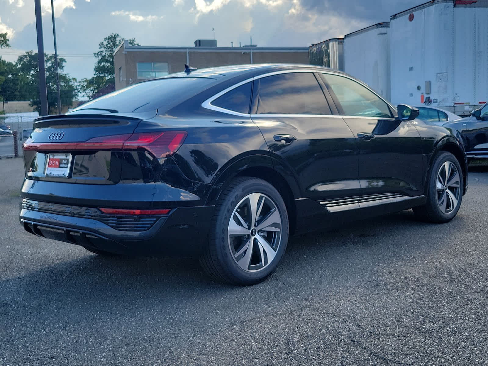 2024 Audi Q8 e-tron Sportback S line Prestige 11