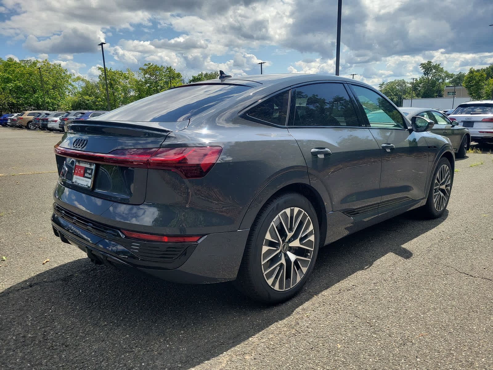 2024 Audi Q8 e-tron Sportback S line Prestige 12