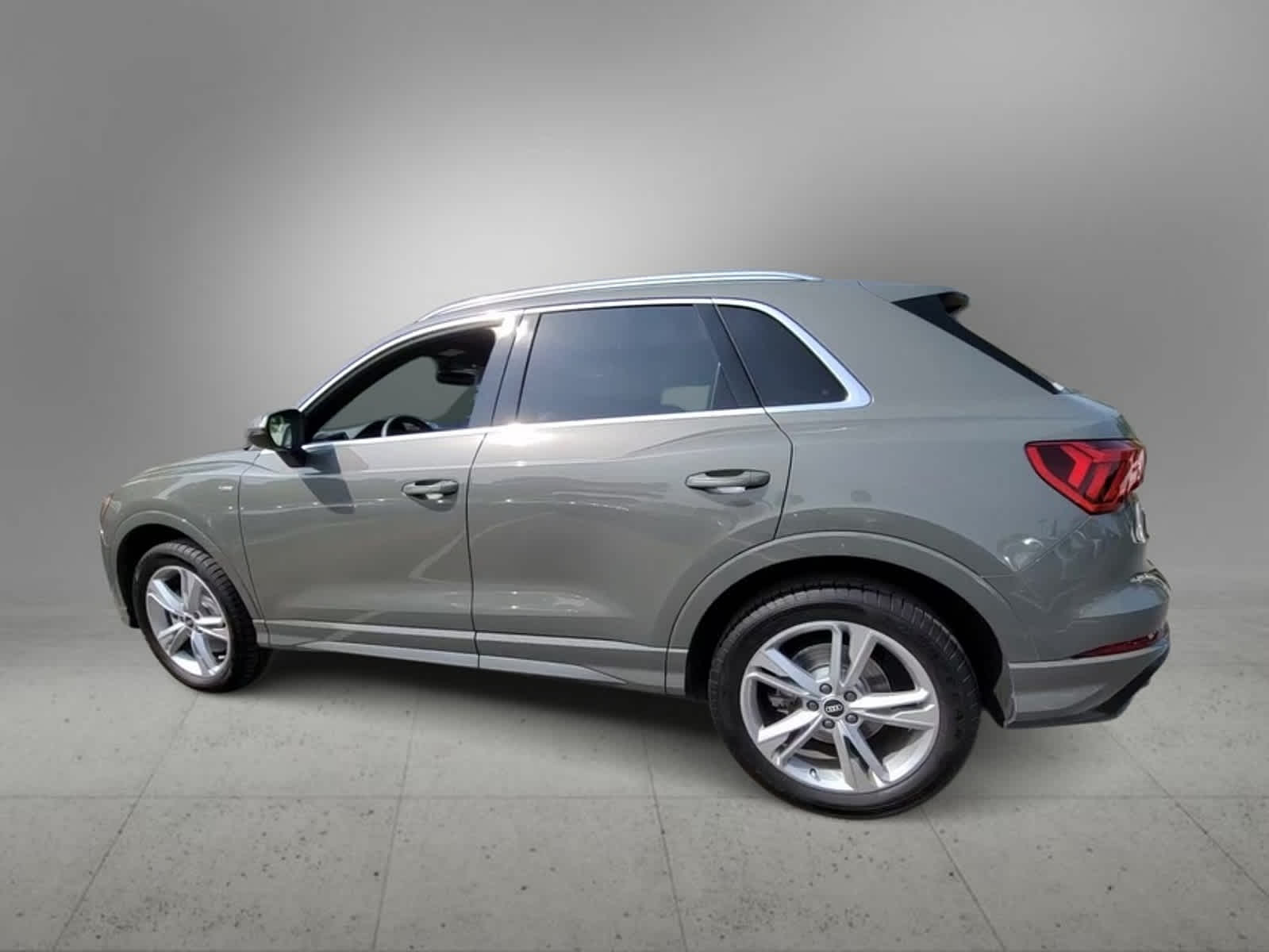 2021 Audi Q3 S line Premium 5