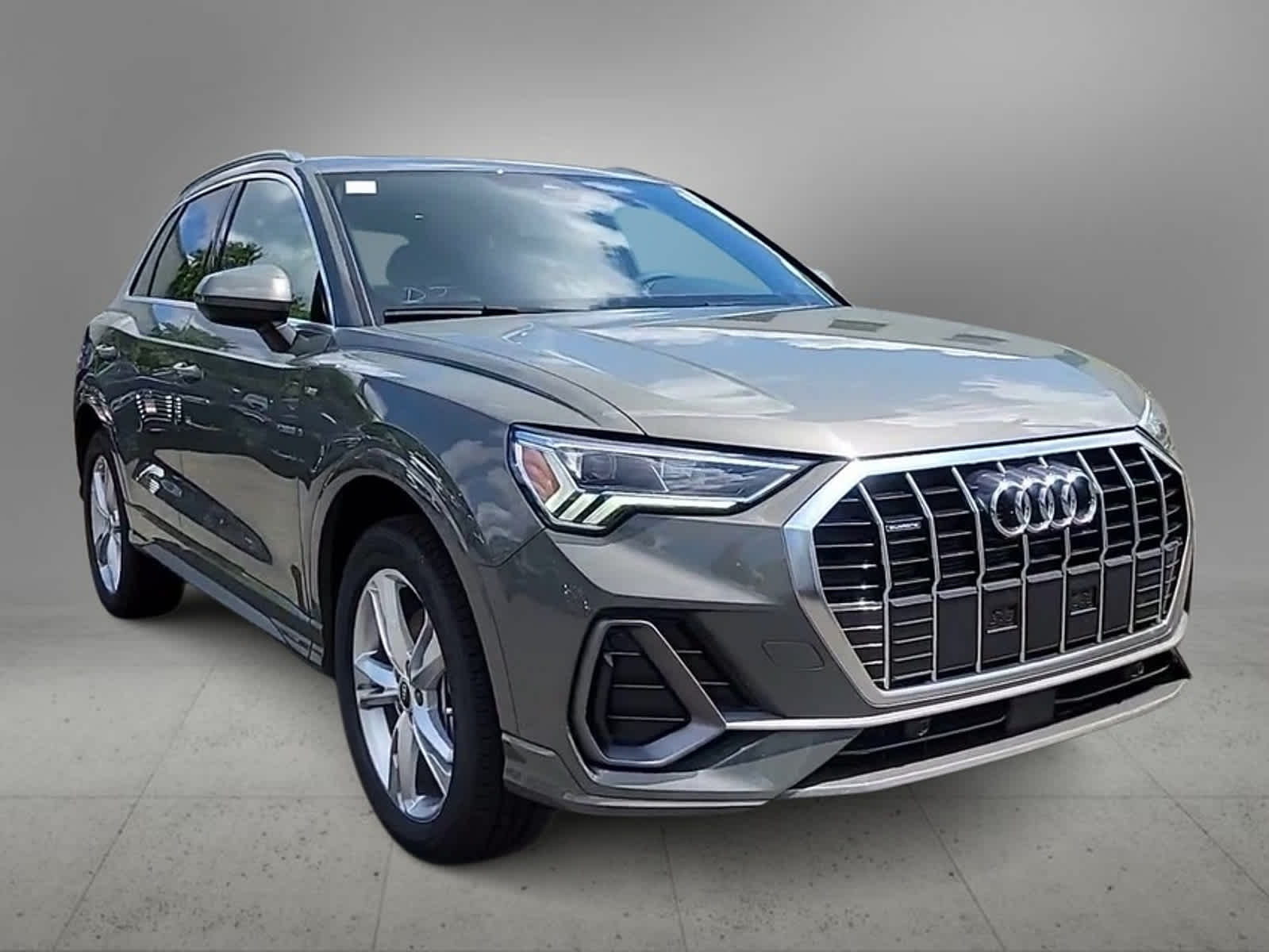 2024 Audi Q3 S line Premium 2