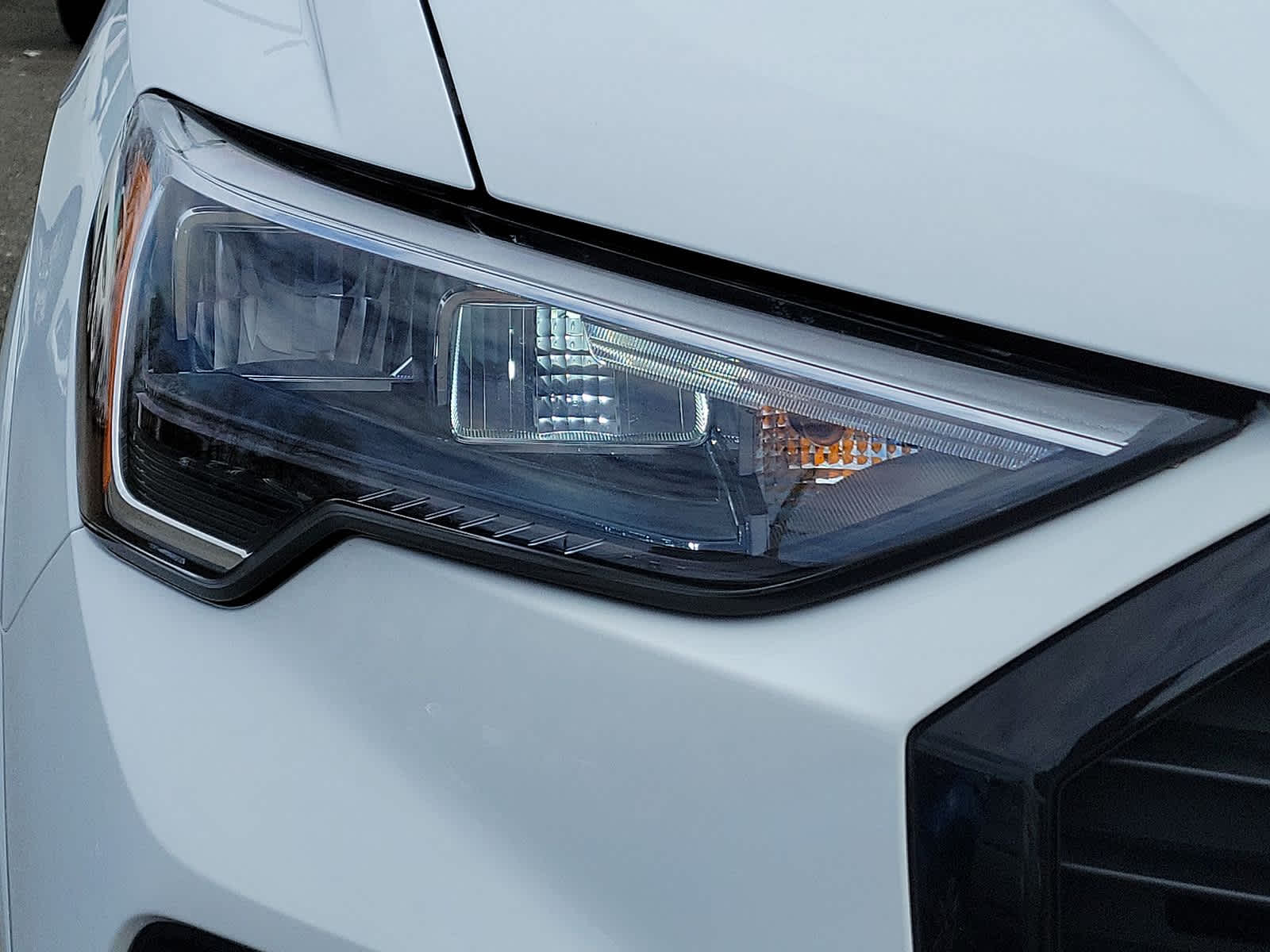 2022 Audi Q3 S line Premium 28