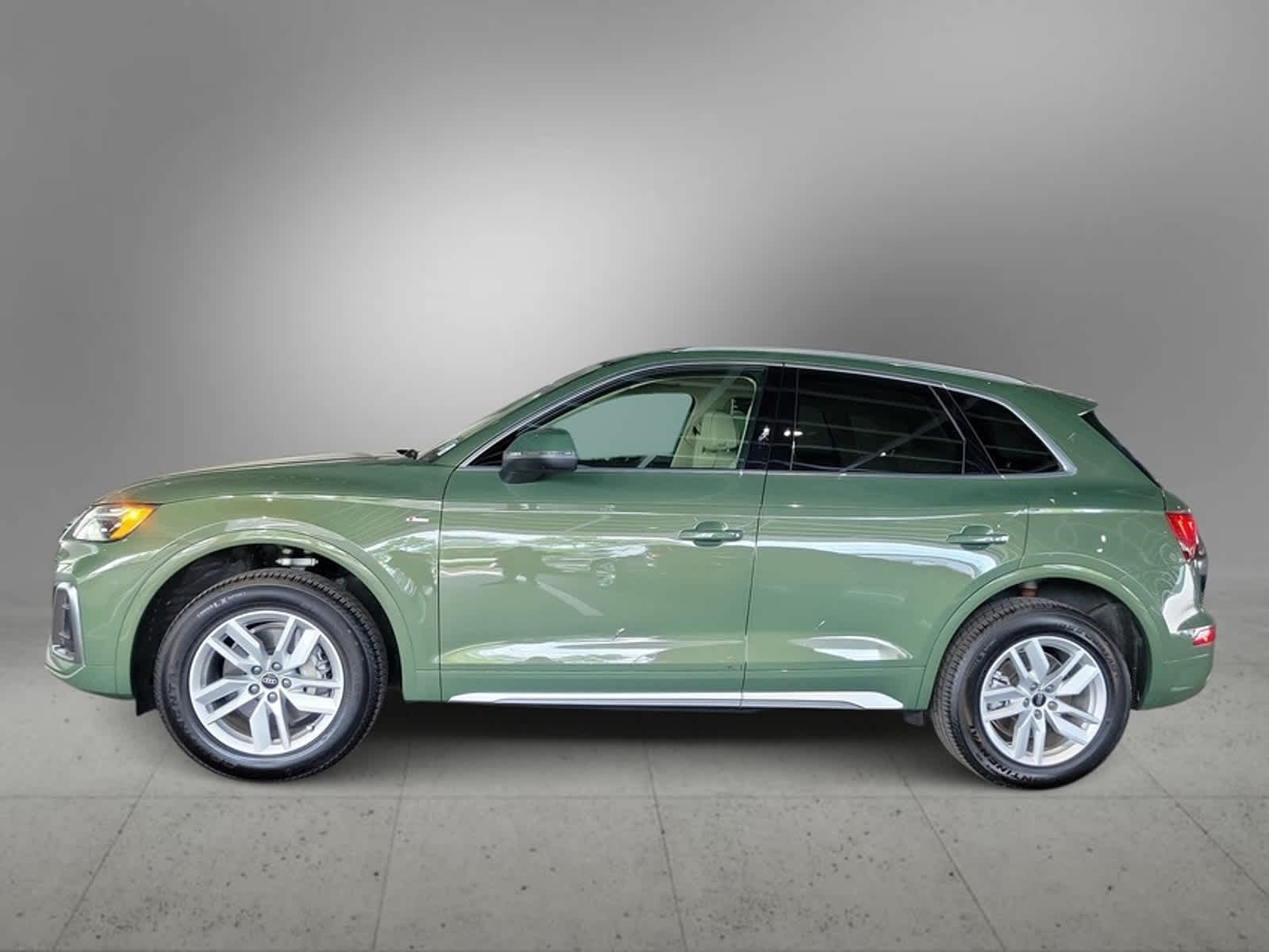 2024 Audi Q5 S line Premium 2