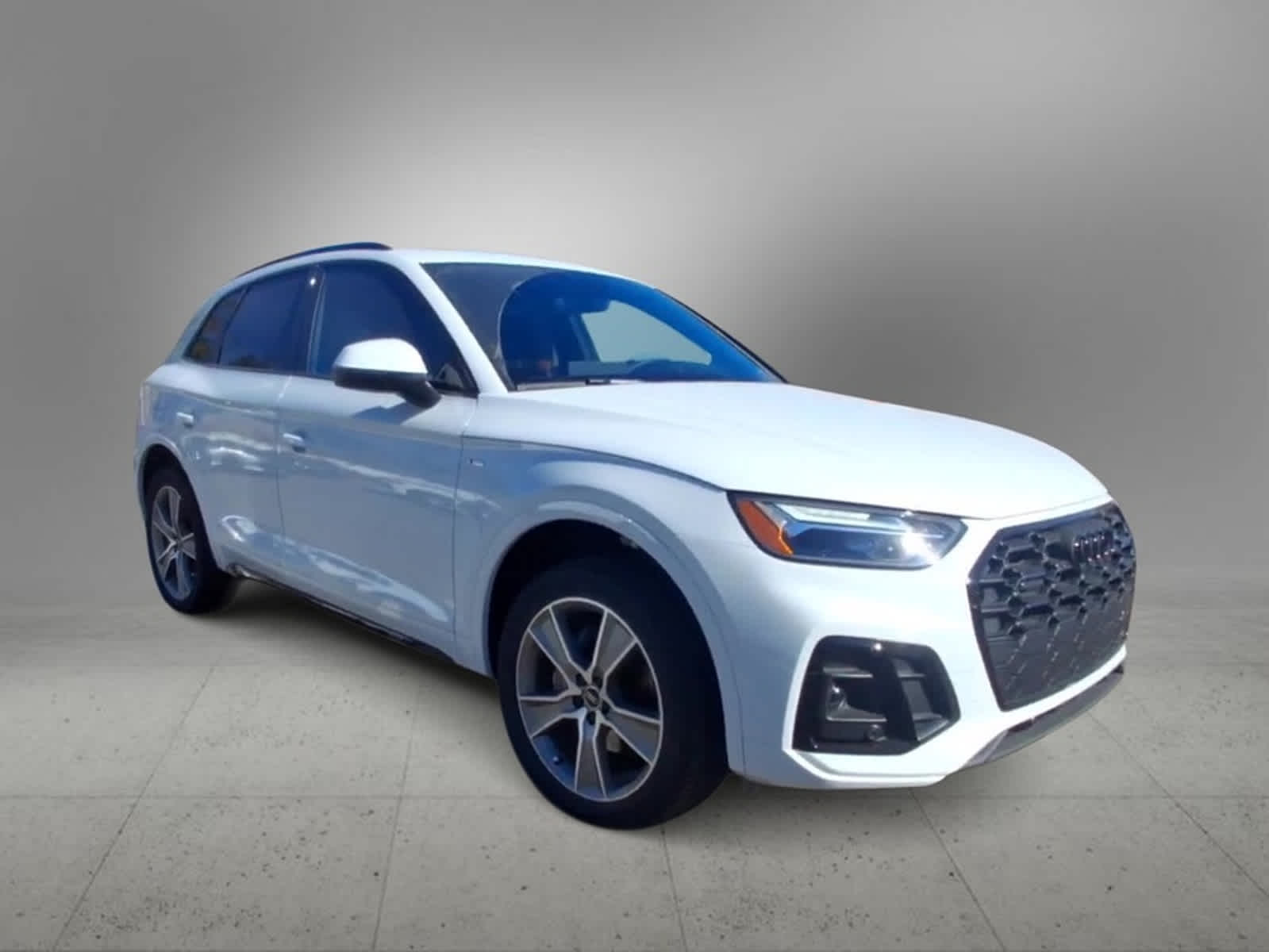 2025 Audi Q5 S line Premium 2