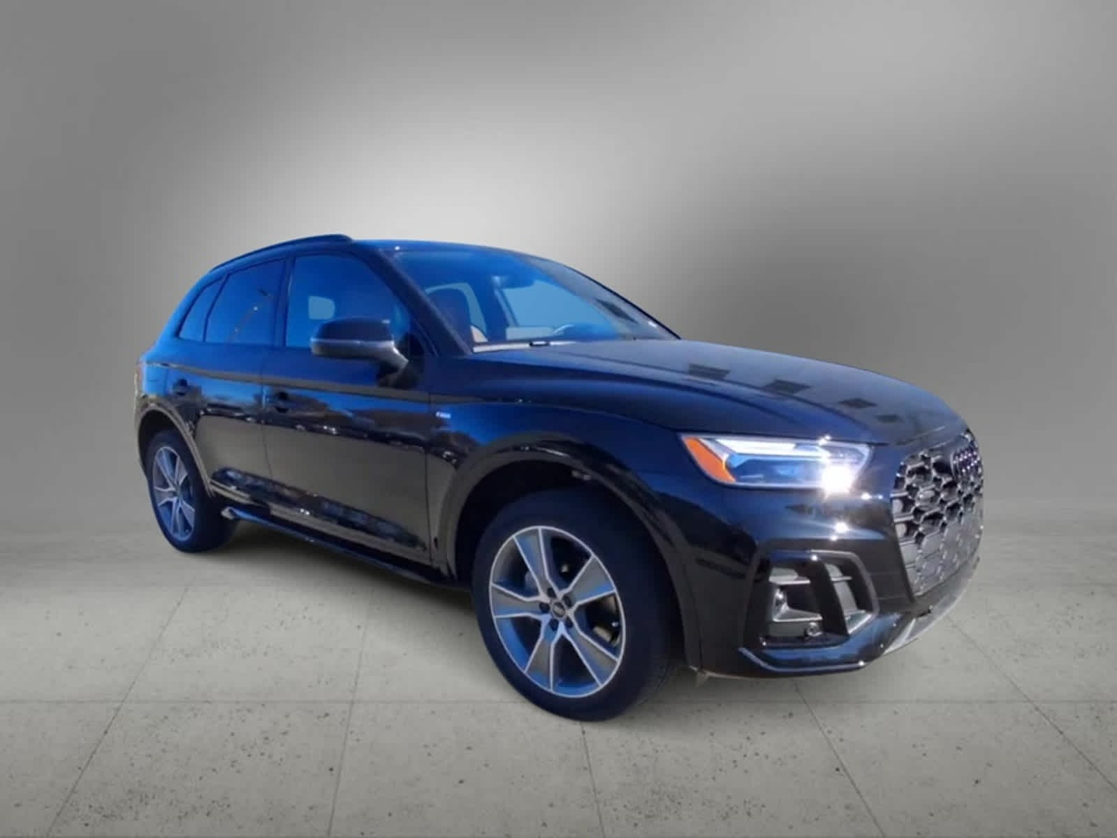 2025 Audi Q5 S line Premium 2