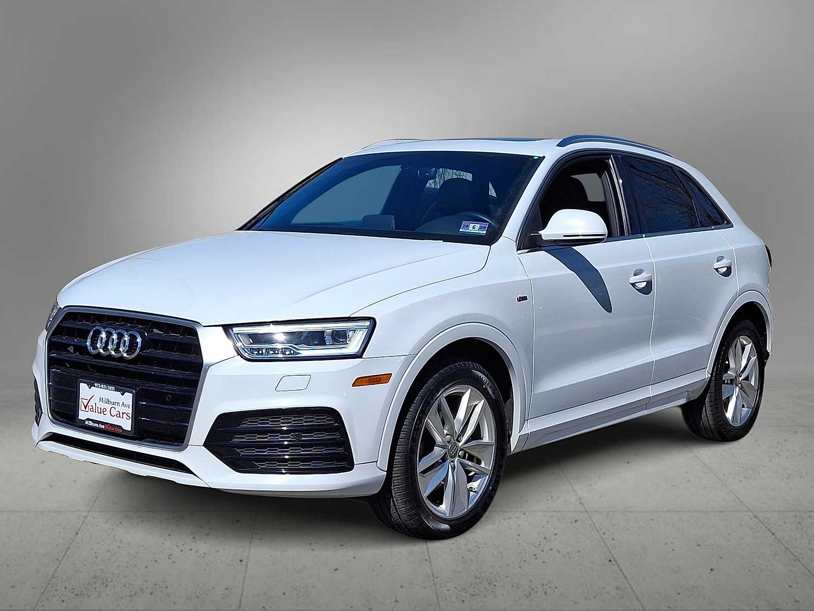 White 2018 Audi Q3 2.0T Premium Plus SUV / Crossover Front-Wheel Drive 6-Speed Automatic