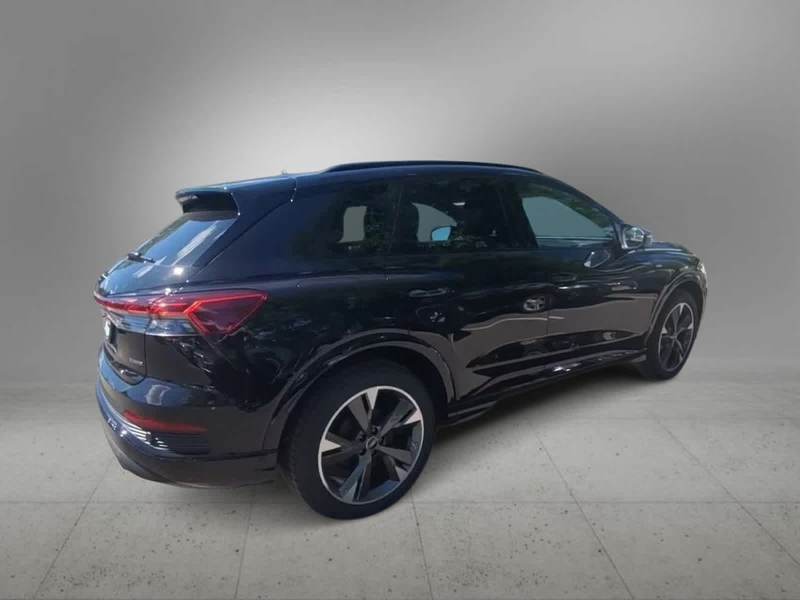 2024 Audi Q4 e-tron Premium Plus 8