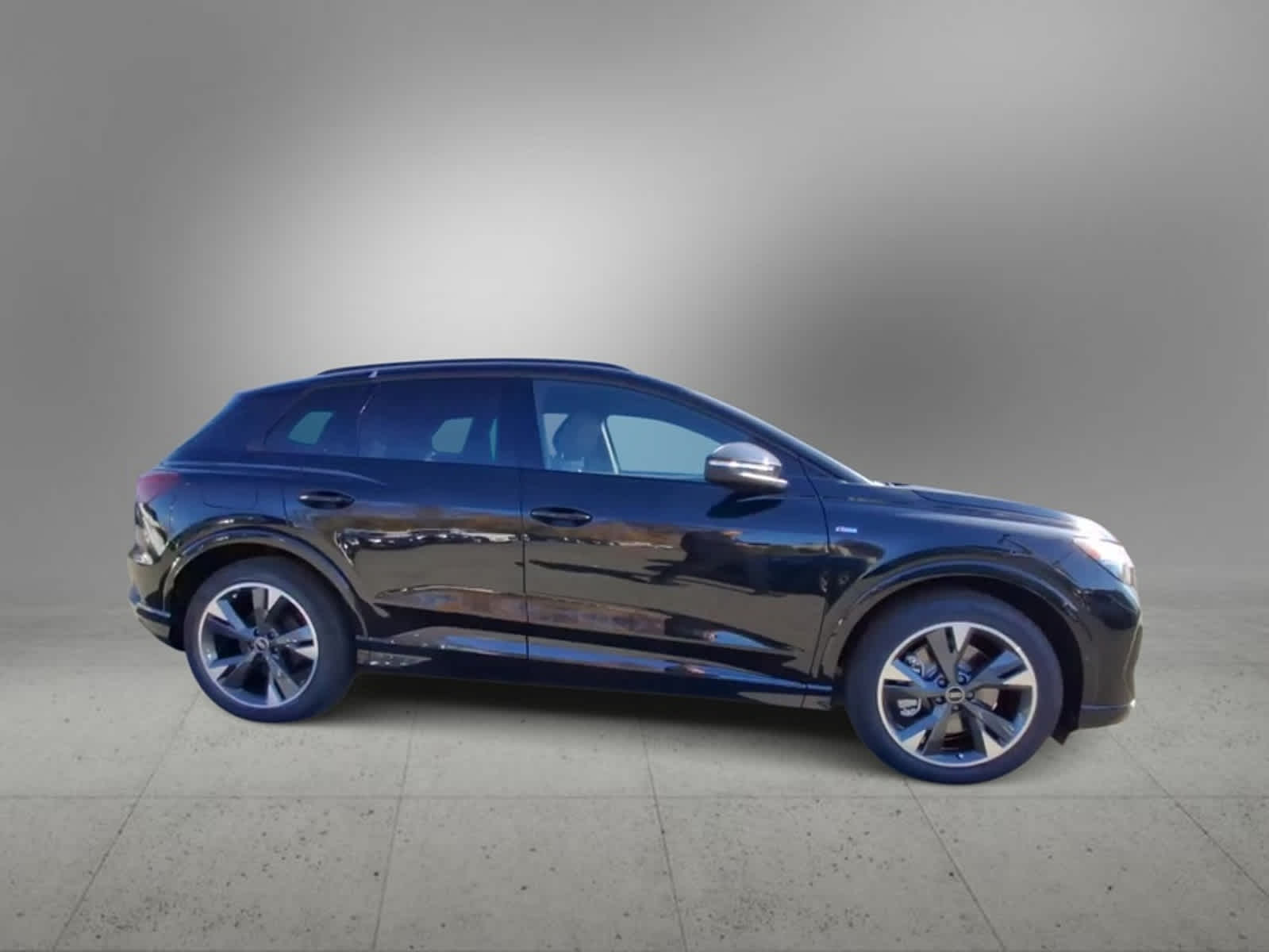 2025 Audi Q4 e-tron Premium Plus 9